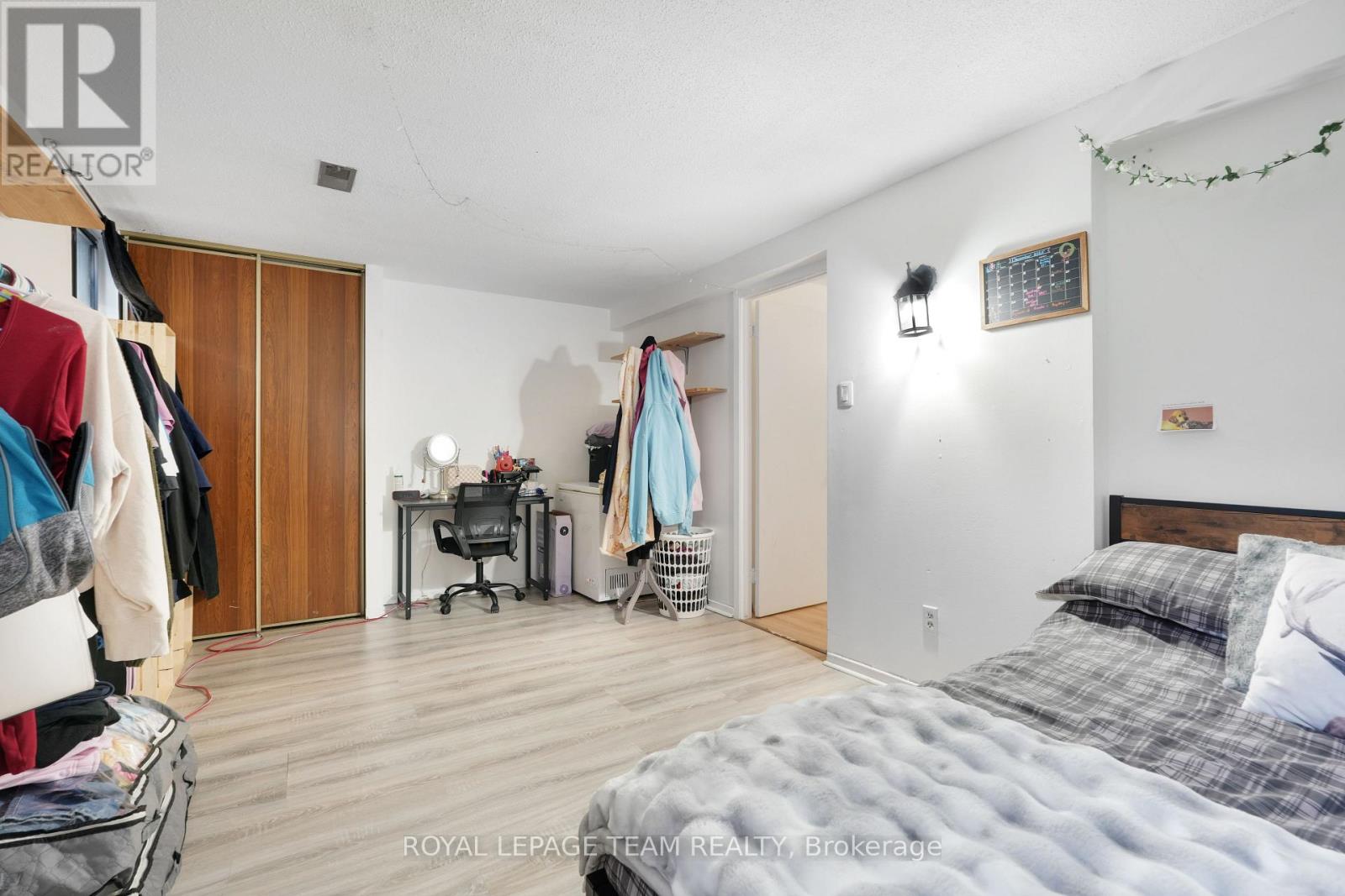 1807 Meadowbrook Road, Ottawa, Ontario  K1B 4W6 - Photo 24 - X12685518