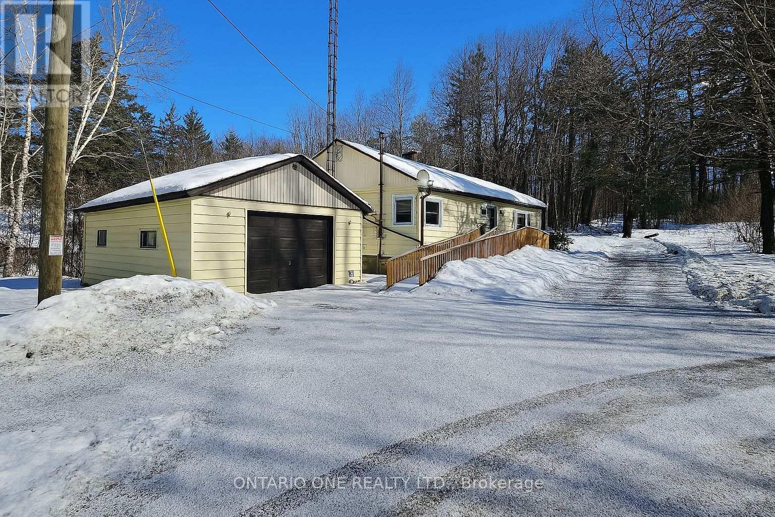 1479 11 Highway S, Gravenhurst, Ontario  P0E 1G0 - Photo 2 - X12685576