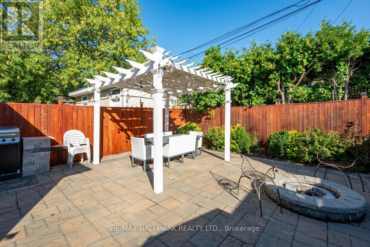12 Trinnell Boulevard, Toronto, Ontario  M1L 1S7 - Photo 17 - E12685560