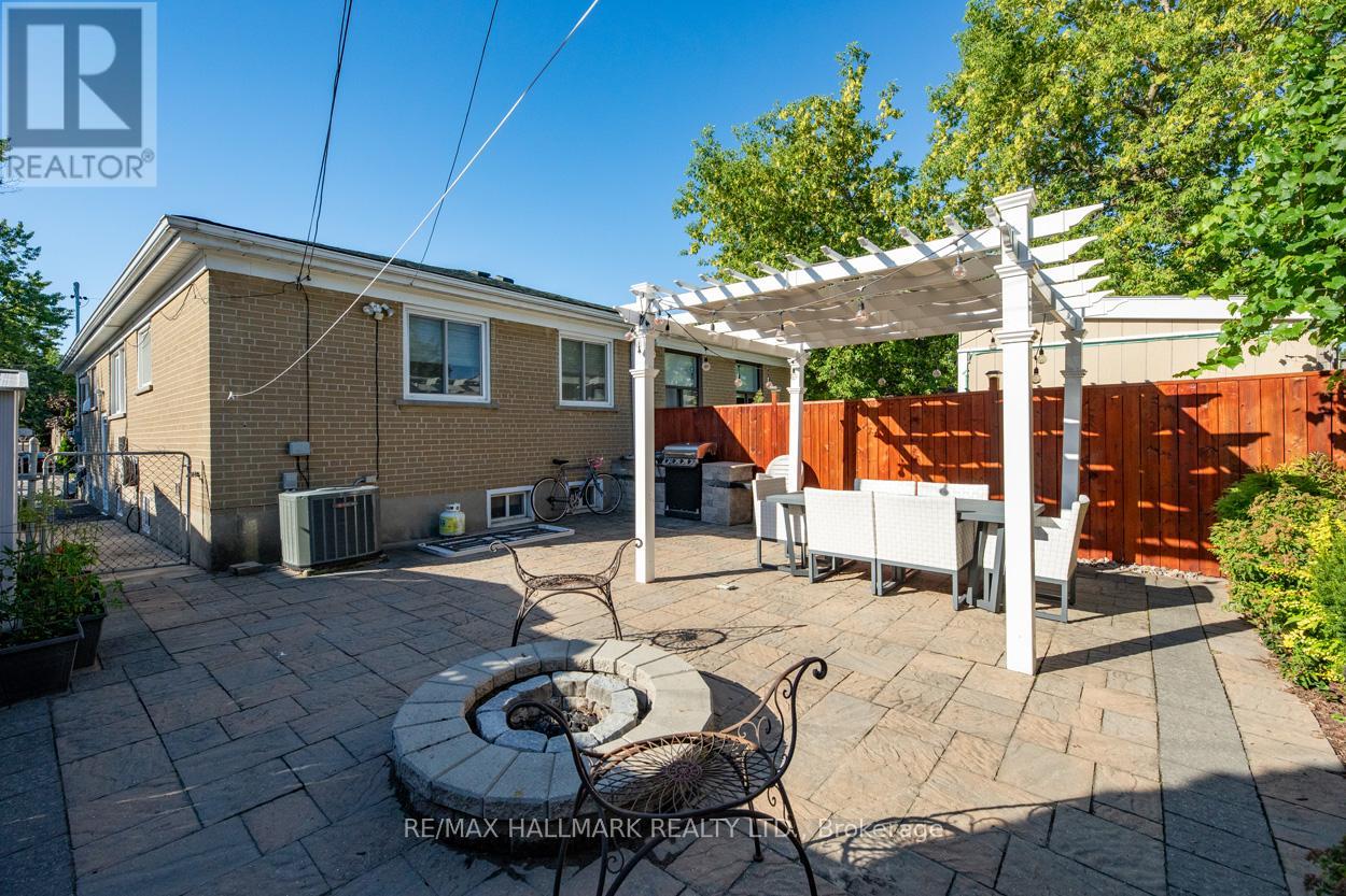 12 Trinnell Boulevard, Toronto, Ontario  M1L 1S7 - Photo 19 - E12685560