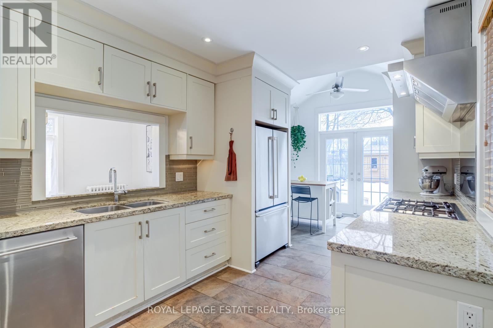 33 Ladykirk Avenue, Toronto, Ontario  M4L 3K8 - Photo 12 - E12685572