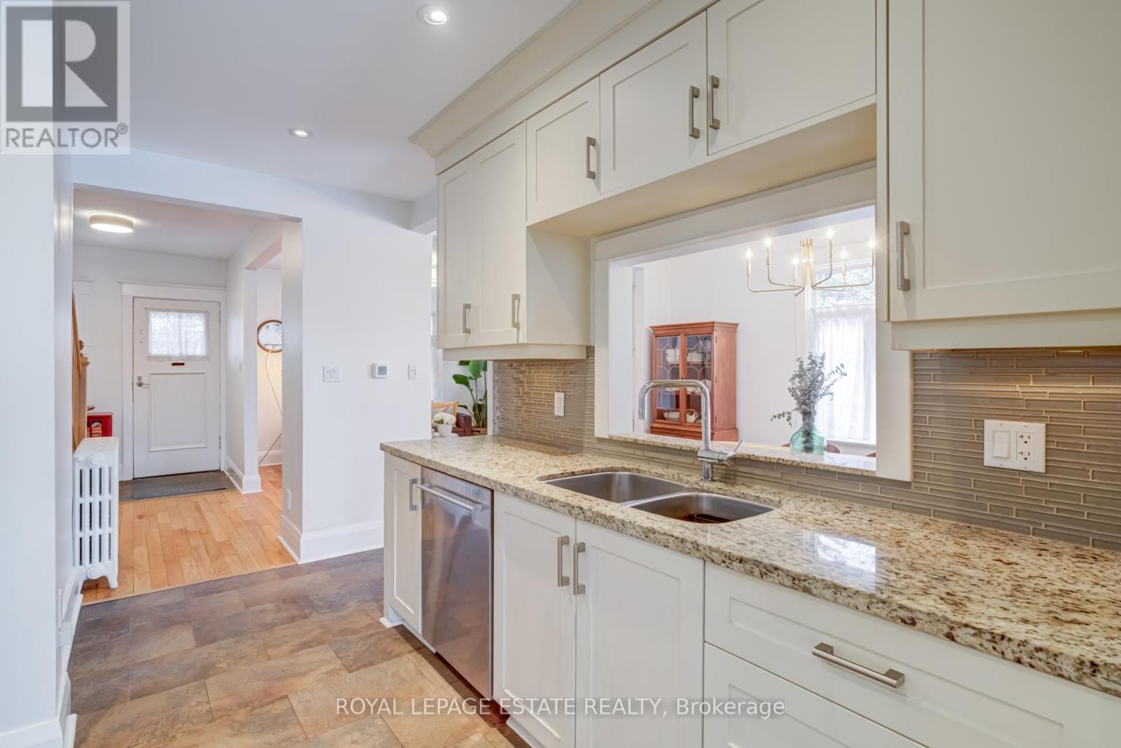 33 Ladykirk Avenue, Toronto, Ontario  M4L 3K8 - Photo 14 - E12685572