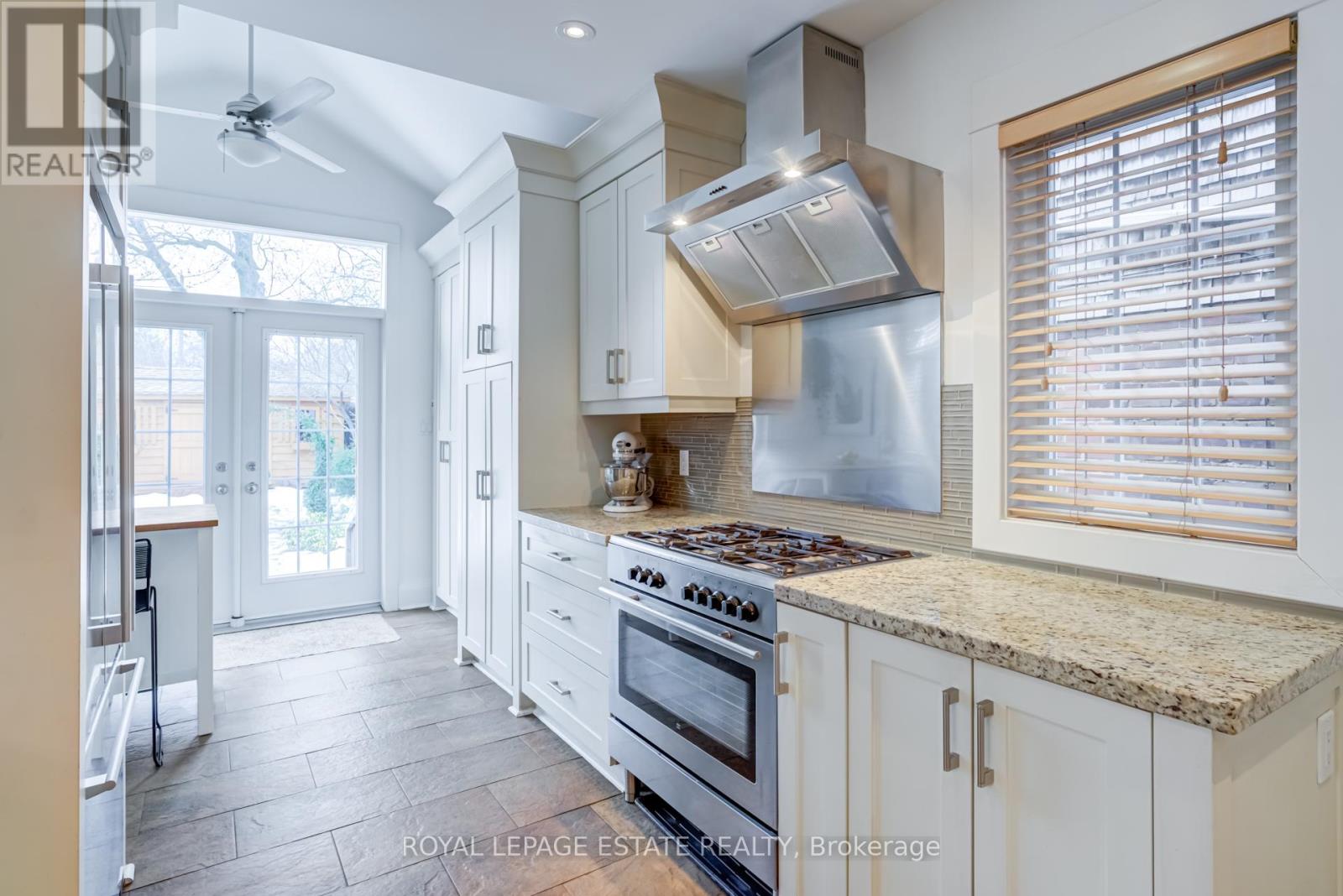 33 Ladykirk Avenue, Toronto, Ontario  M4L 3K8 - Photo 15 - E12685572