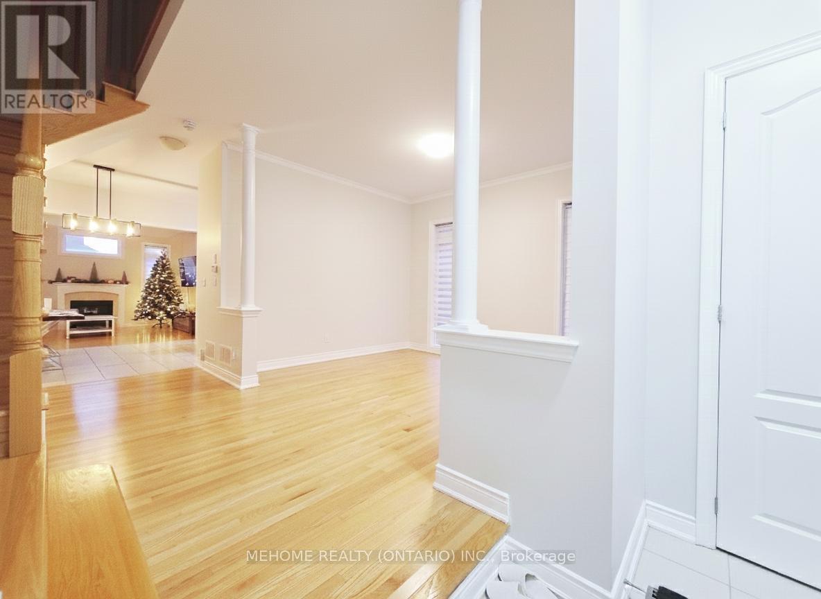 185 Paradelle Drive, Richmond Hill (Oak Ridges Lake Wilcox), Ontario  L4E 0E4 - Photo 4 - N12685486