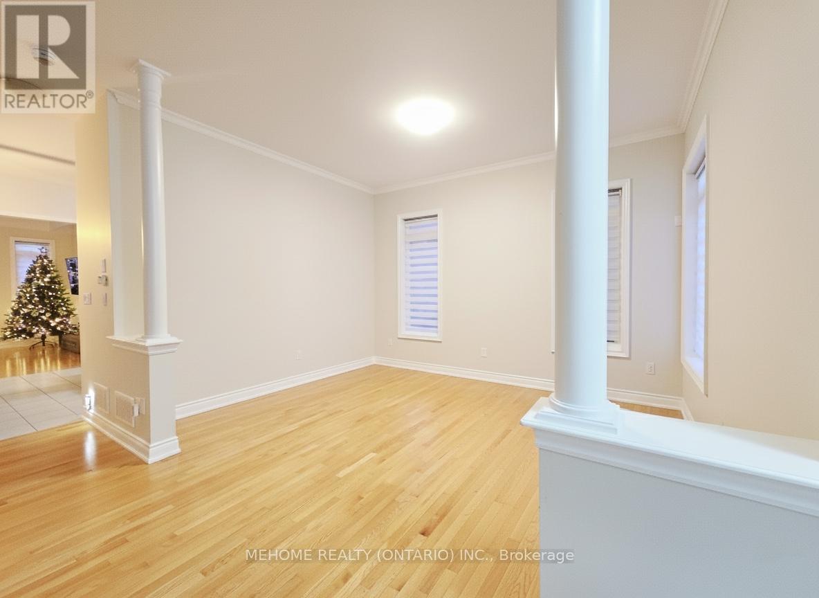 185 Paradelle Drive, Richmond Hill (Oak Ridges Lake Wilcox), Ontario  L4E 0E4 - Photo 5 - N12685486