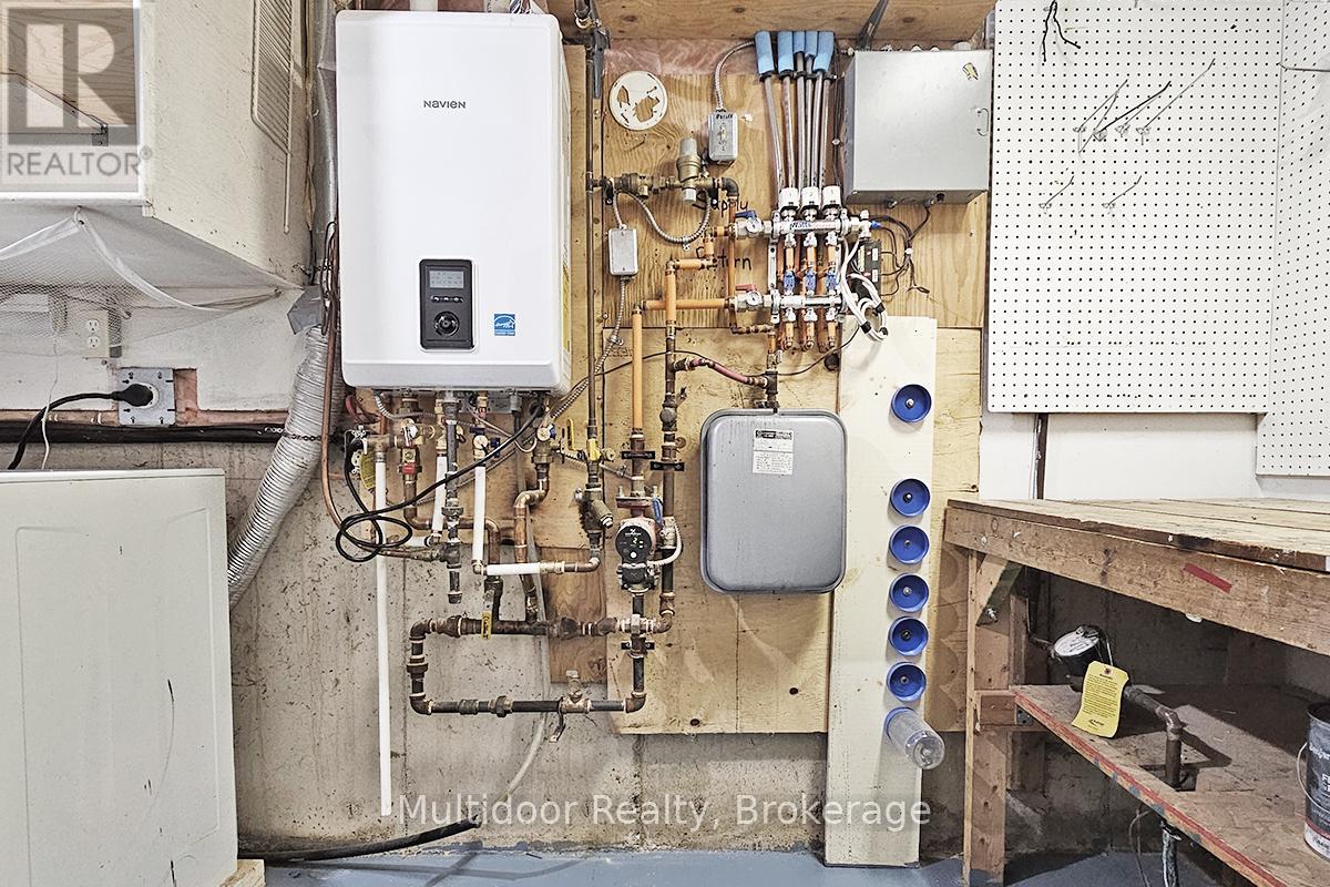 12 Hill Street, Halton Hills (Ac Acton), Ontario  L7J 2W2 - Photo 16 - W12685492