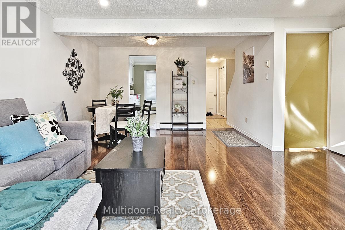 12 Hill Street, Halton Hills (Ac Acton), Ontario  L7J 2W2 - Photo 5 - W12685492