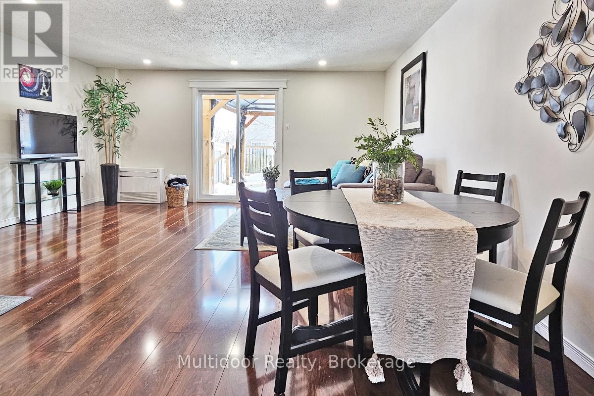 12 Hill Street, Halton Hills (Ac Acton), Ontario  L7J 2W2 - Photo 6 - W12685492