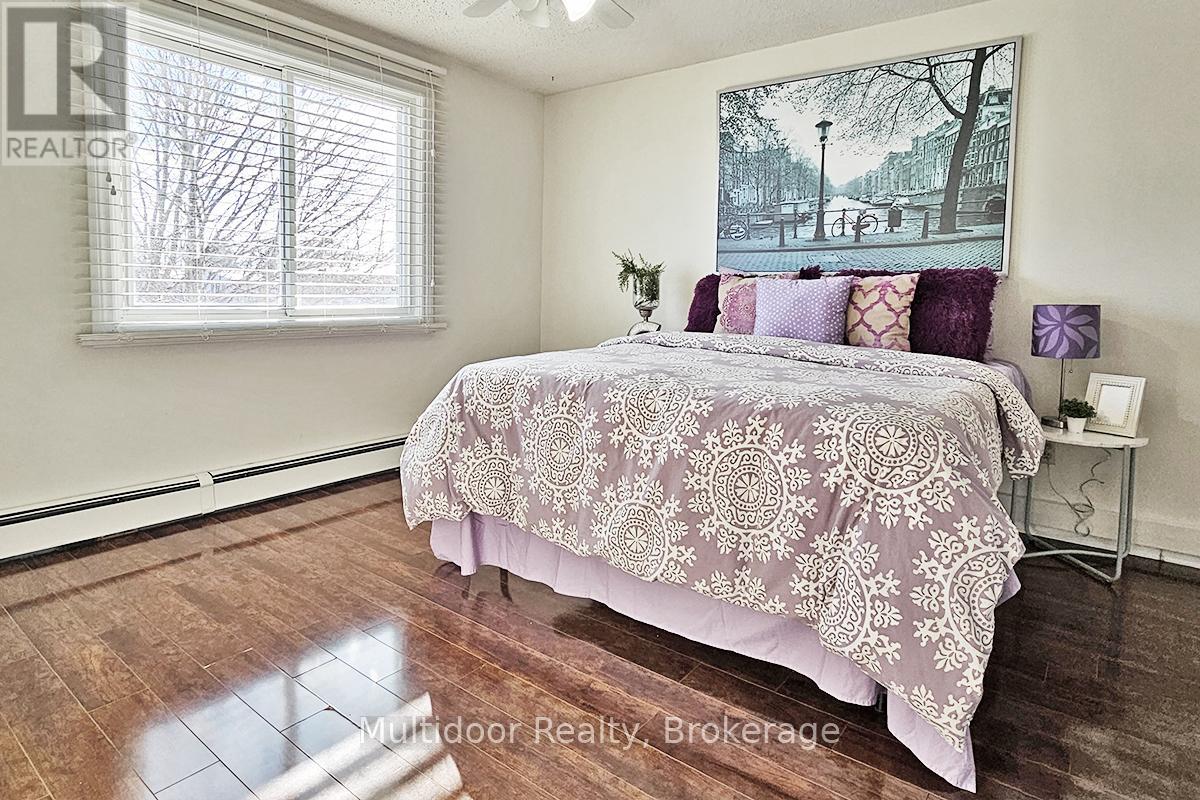 12 Hill Street, Halton Hills (Ac Acton), Ontario  L7J 2W2 - Photo 8 - W12685492