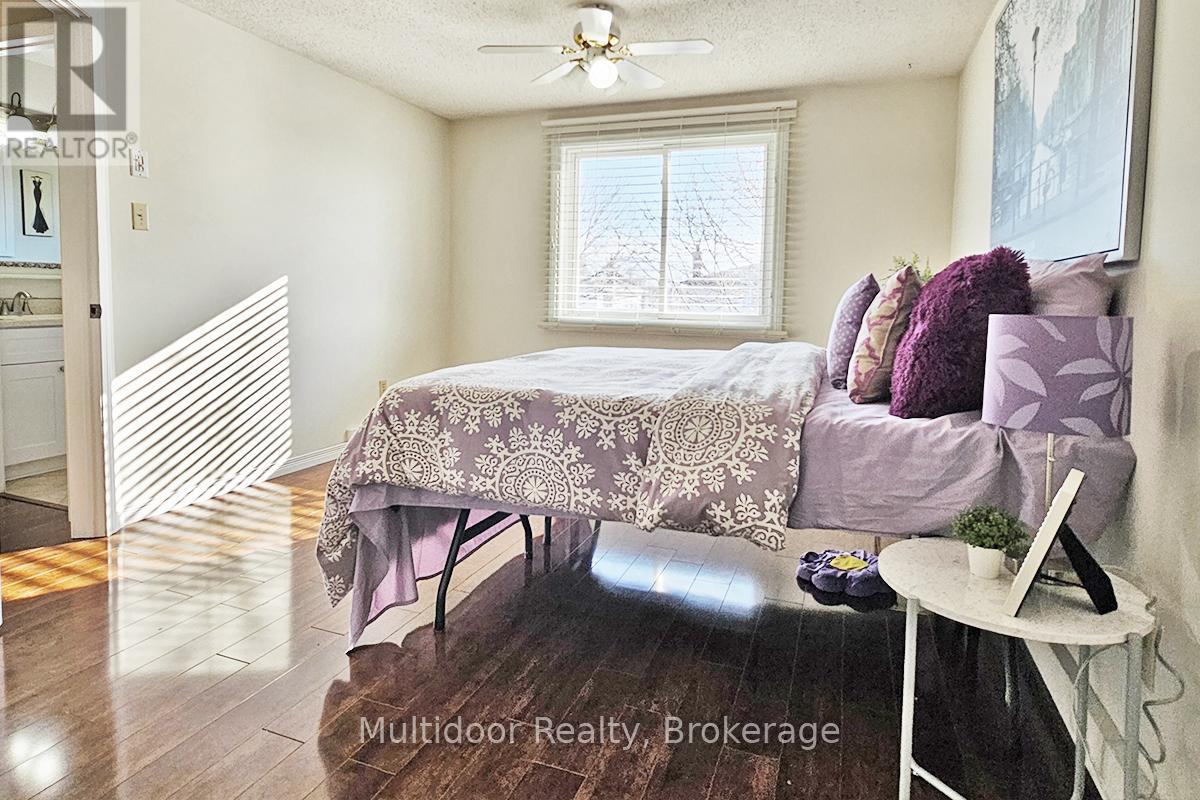 12 Hill Street, Halton Hills (Ac Acton), Ontario  L7J 2W2 - Photo 9 - W12685492