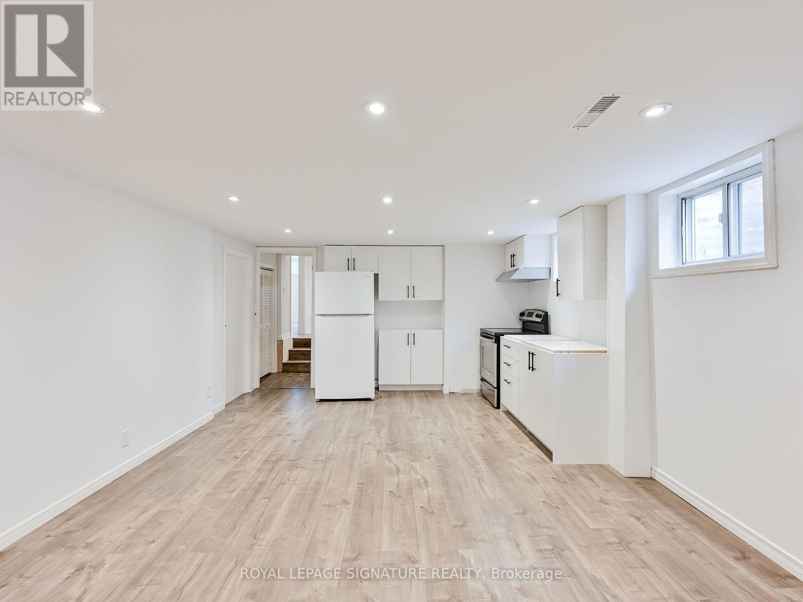 1195 Chada Avenue, Mississauga, Ontario  L5C 1P8 - Photo 13 - W12685506