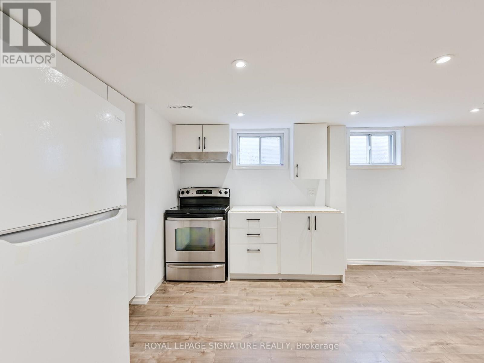 1195 Chada Avenue, Mississauga, Ontario  L5C 1P8 - Photo 17 - W12685506