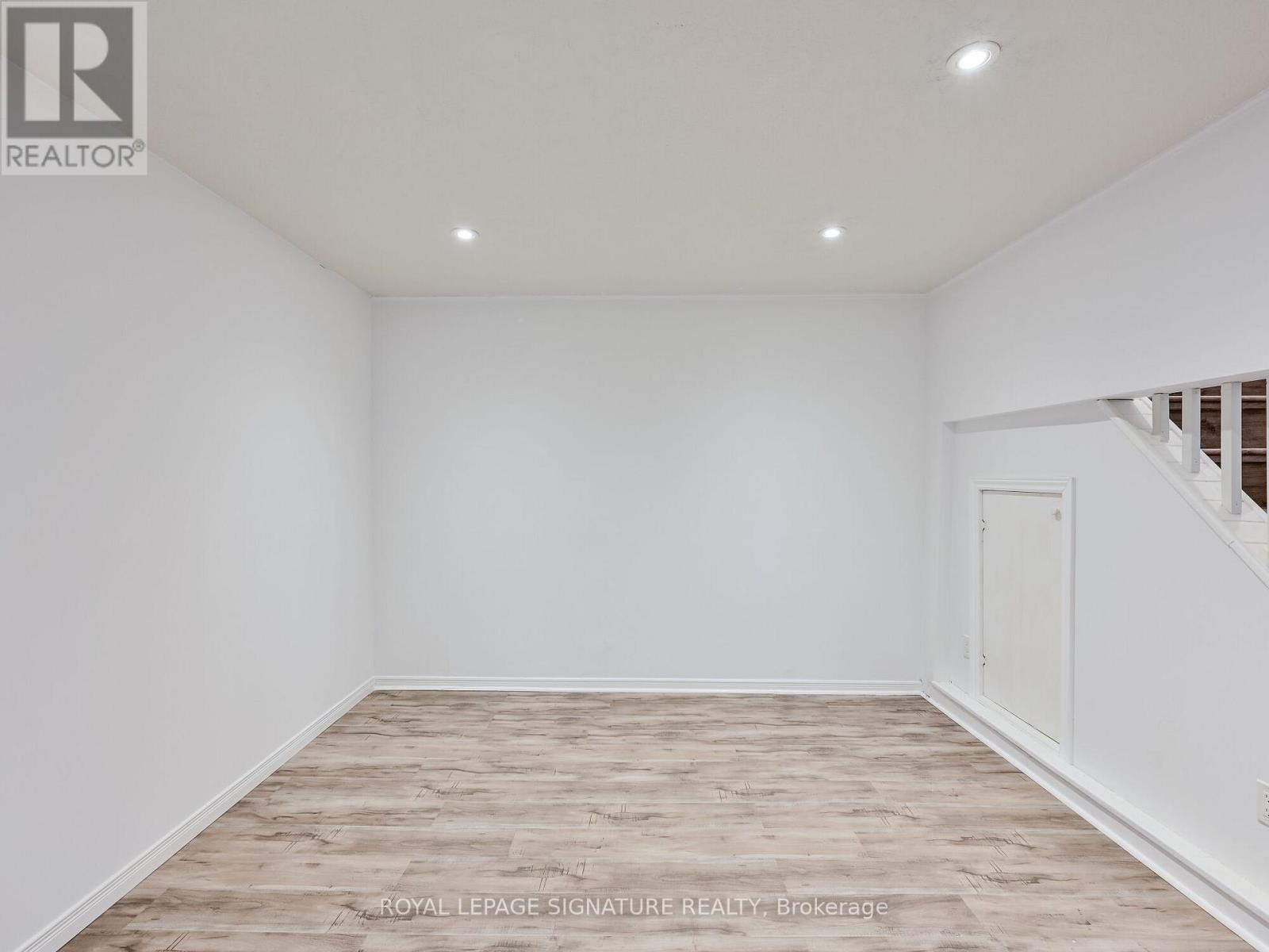 1195 Chada Avenue, Mississauga, Ontario  L5C 1P8 - Photo 5 - W12685506