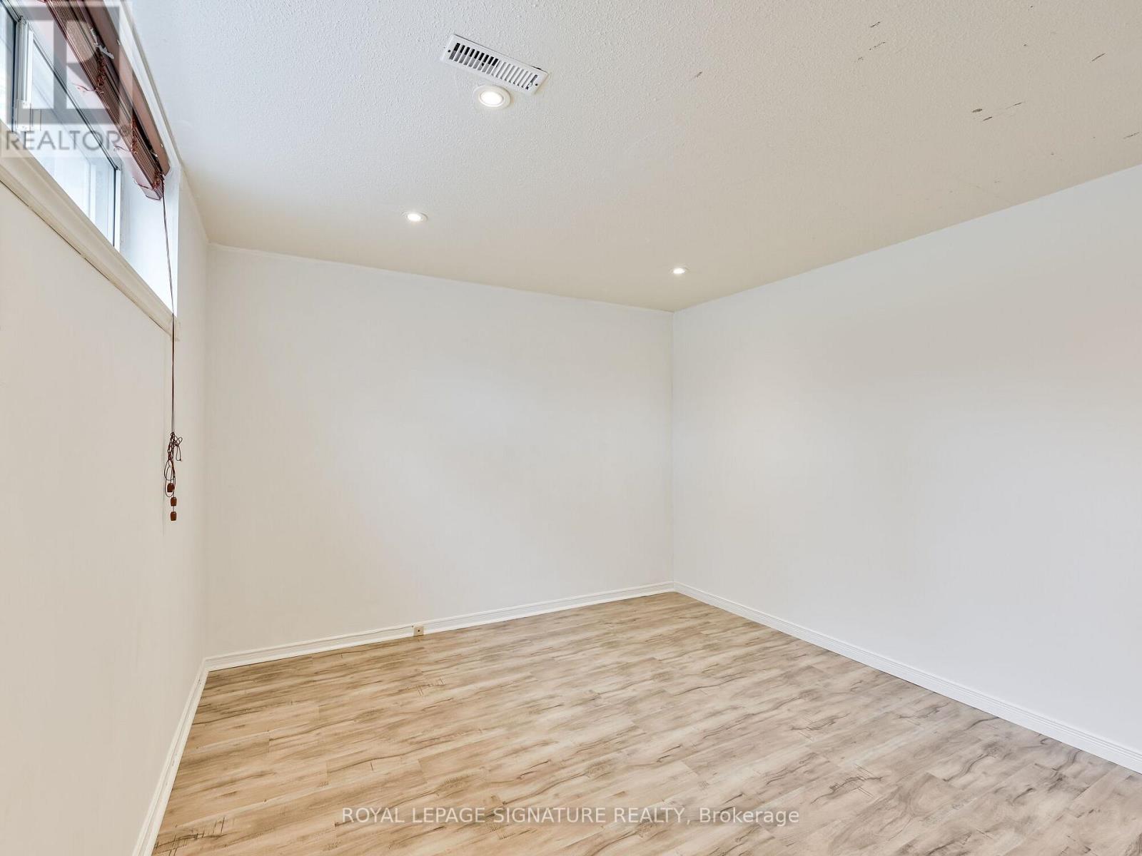 1195 Chada Avenue, Mississauga, Ontario  L5C 1P8 - Photo 6 - W12685506