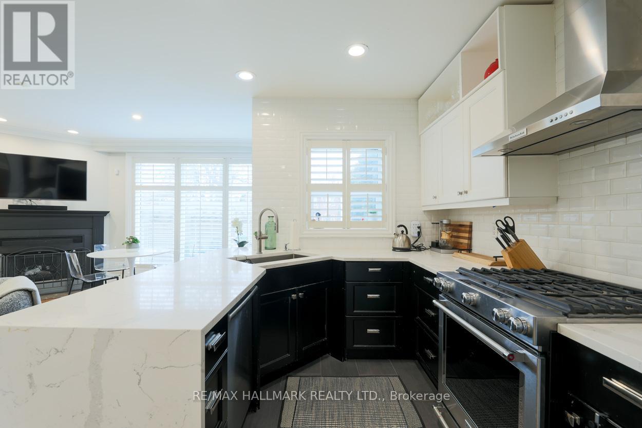 14 Wendover Road, Toronto (Kingsway South), Ontario  M8X 2K9 - Photo 12 - W12685566