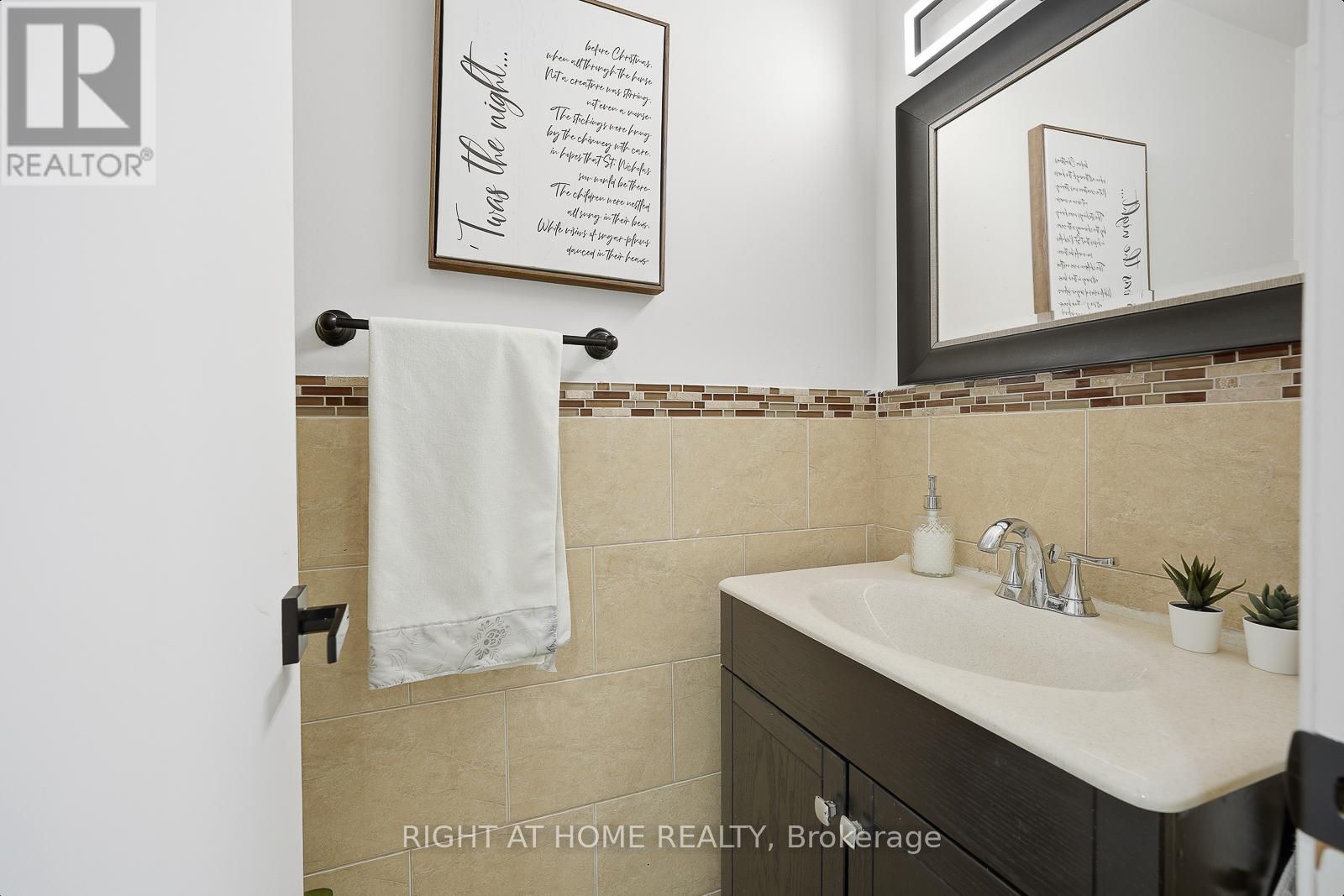 216 Fleetwood Crescent, Brampton (Southgate), Ontario  L6T 2E6 - Photo 18 - W12685568