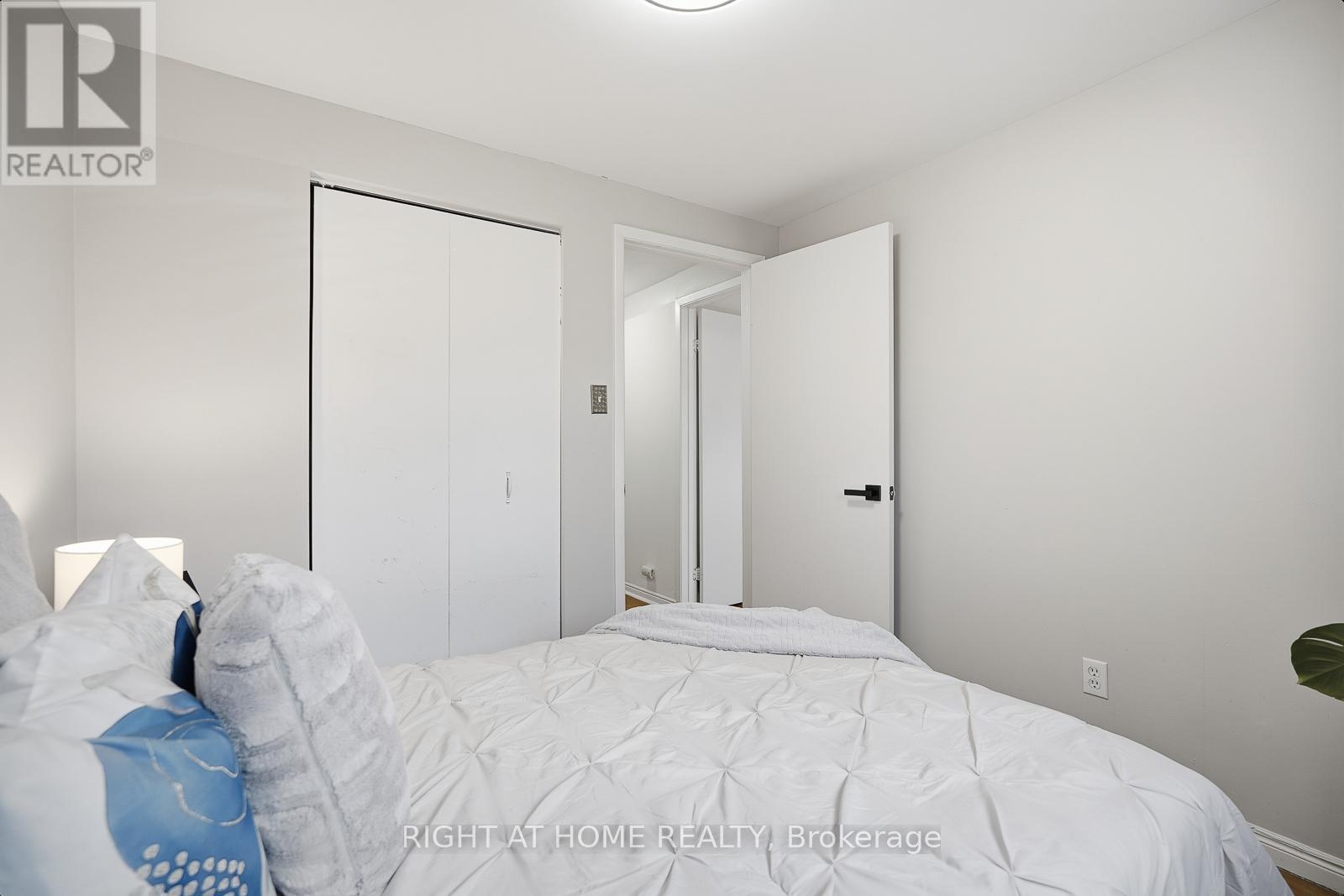 216 Fleetwood Crescent, Brampton (Southgate), Ontario  L6T 2E6 - Photo 27 - W12685568