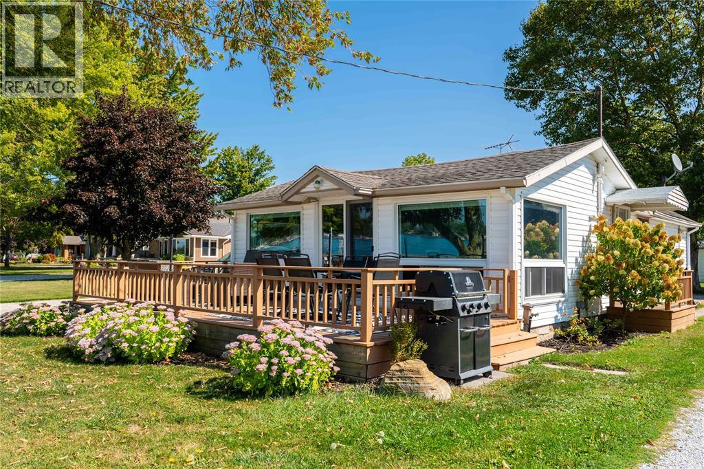 4114 St. Clair Parkway, Port Lambton, Ontario  N0P 2B0 - Photo 2 - 26000769