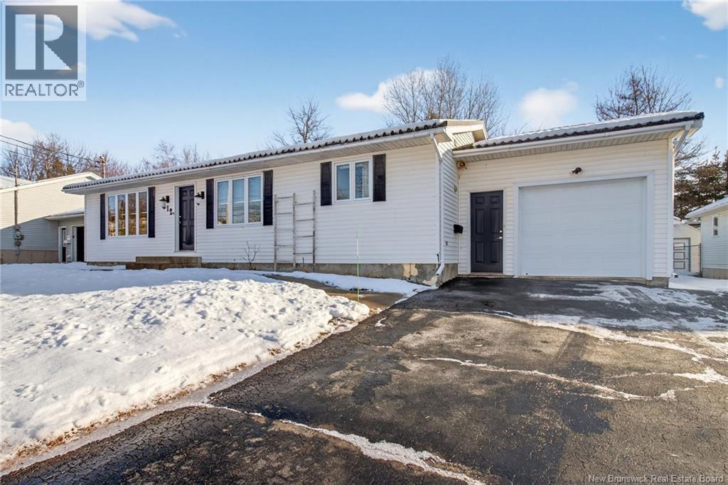 812 Centrale, Dieppe, New Brunswick  E1A 6V5 - Photo 2 - NB131976