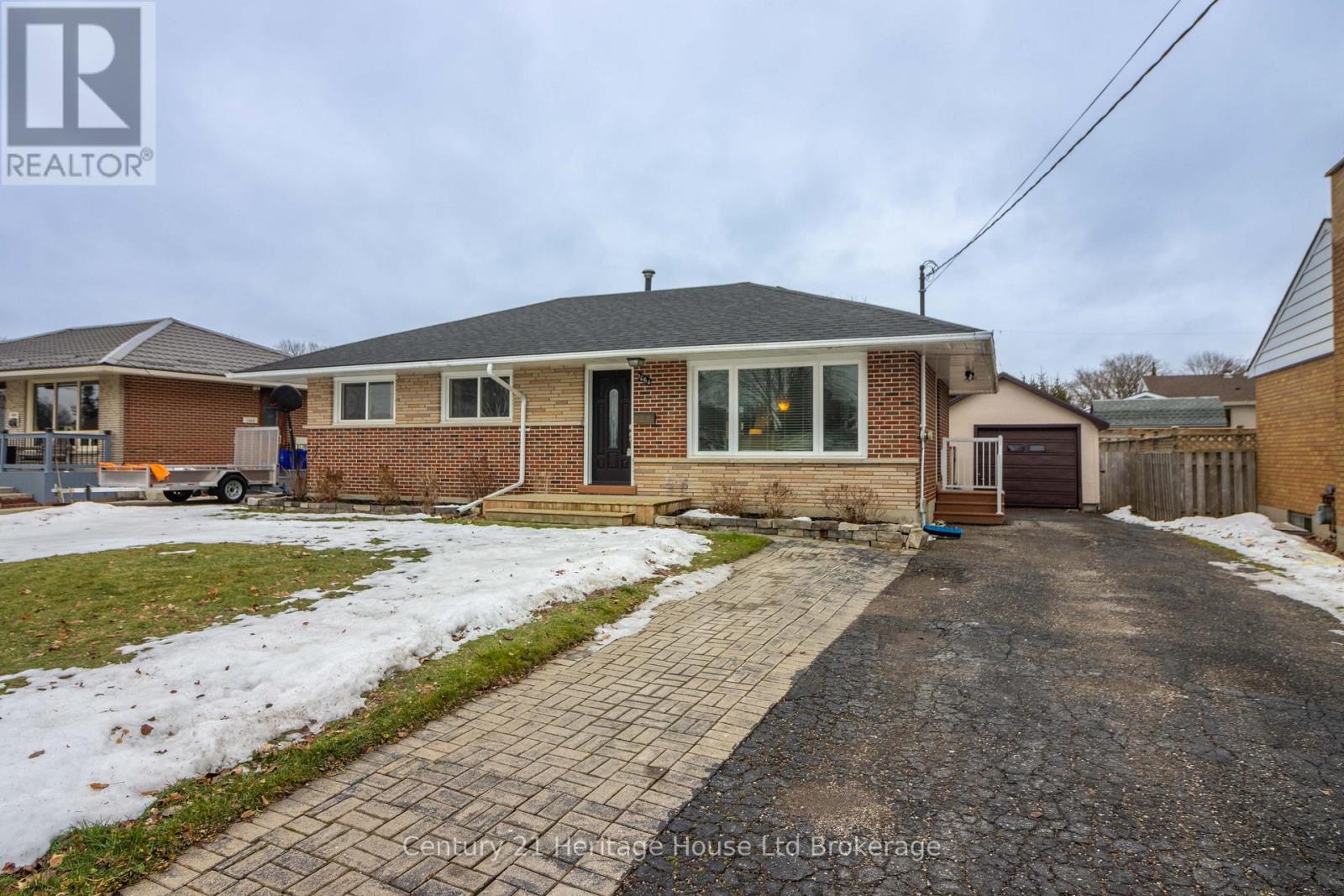 1064 Sovereign Road, Woodstock, Ontario  N4S 5P2 - Photo 2 - X12685630