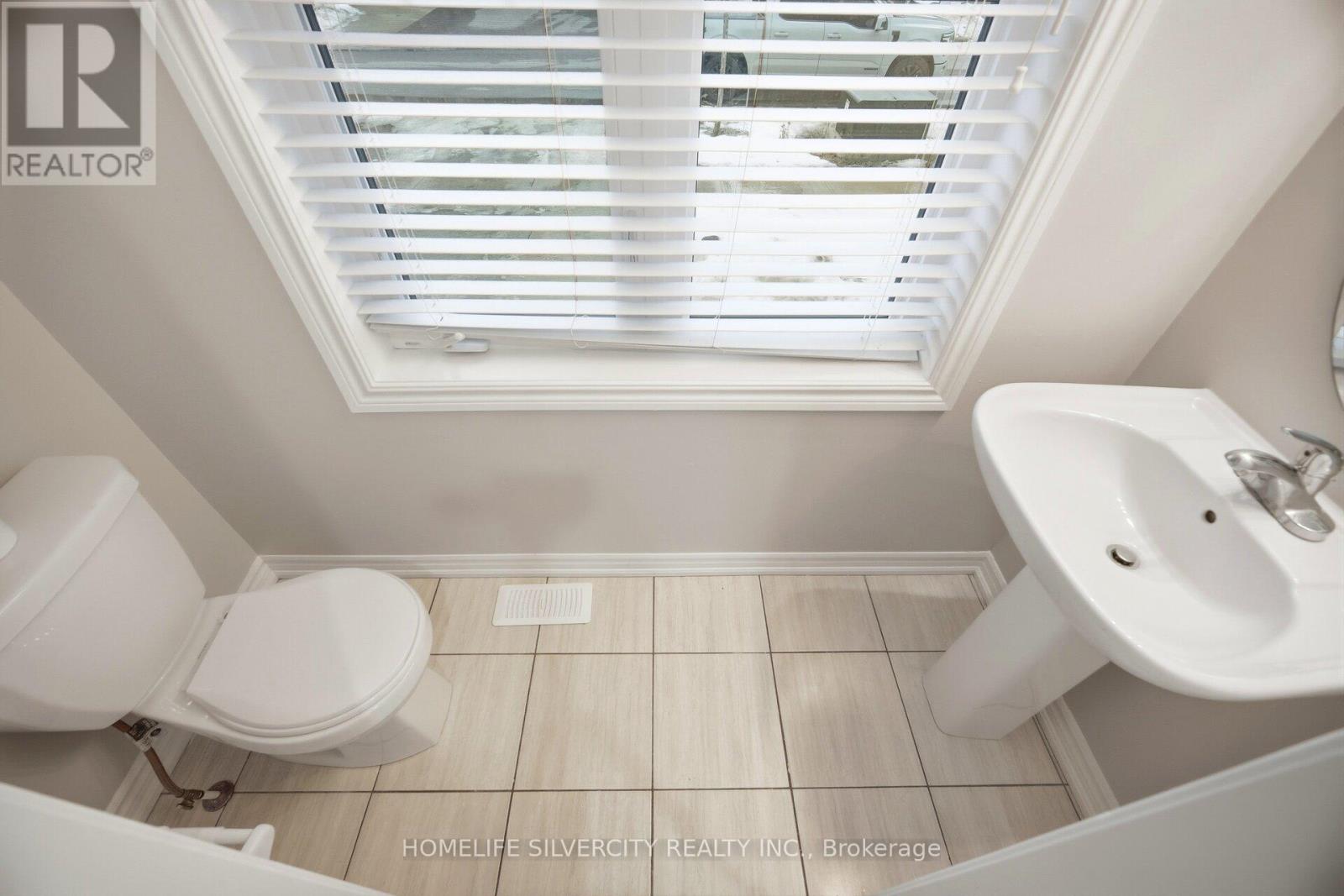 28 Dolobram Trail, Brampton, Ontario  L4A 4Y1 - Photo 12 - W12683814