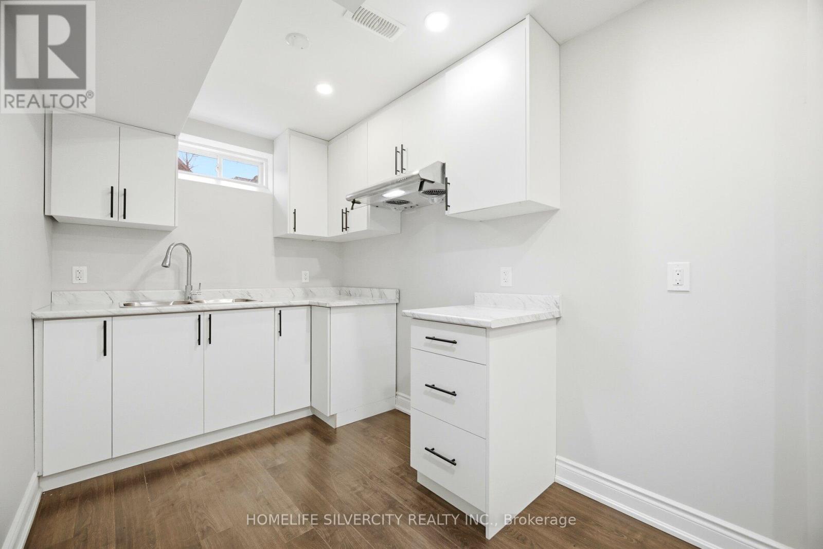 28 Dolobram Trail, Brampton, Ontario  L4A 4Y1 - Photo 27 - W12683814