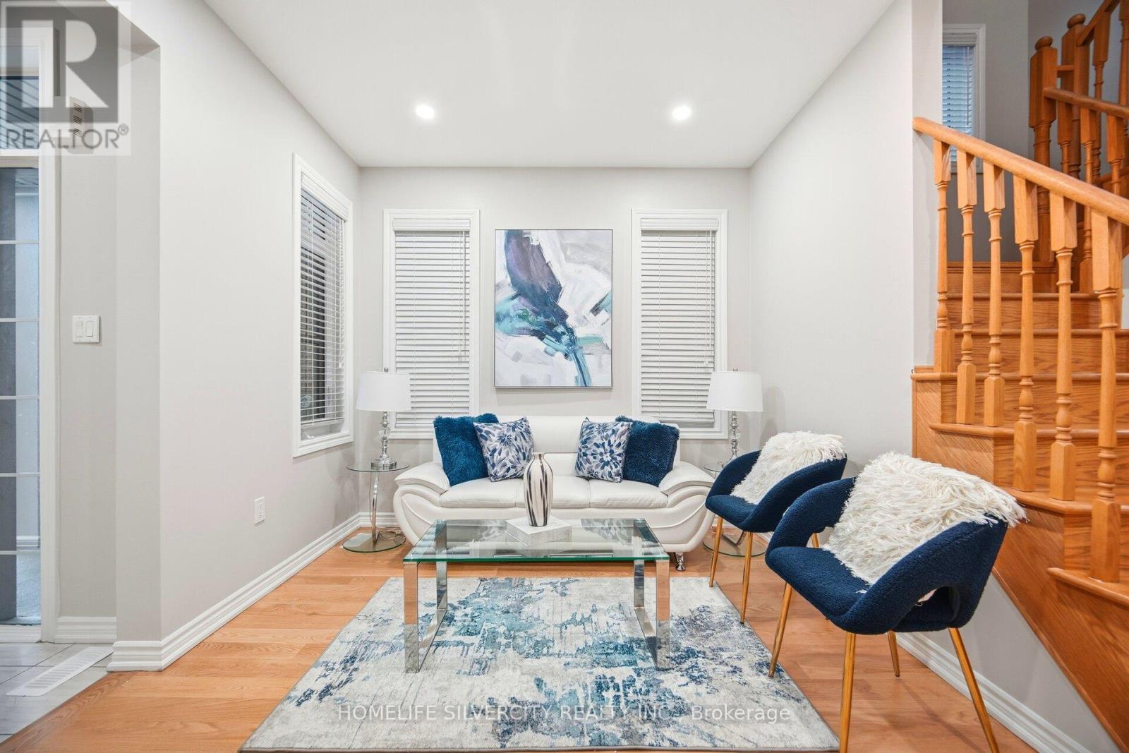 28 Dolobram Trail, Brampton, Ontario  L4A 4Y1 - Photo 4 - W12683814