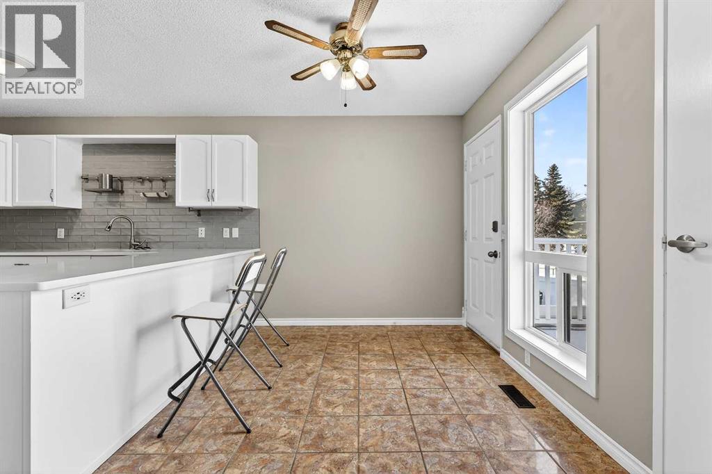 171 Deerfield Drive Se, Calgary, Alberta  T2J 7B7 - Photo 12 - A2278339