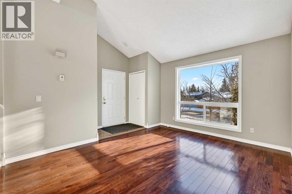 171 Deerfield Drive Se, Calgary, Alberta  T2J 7B7 - Photo 4 - A2278339