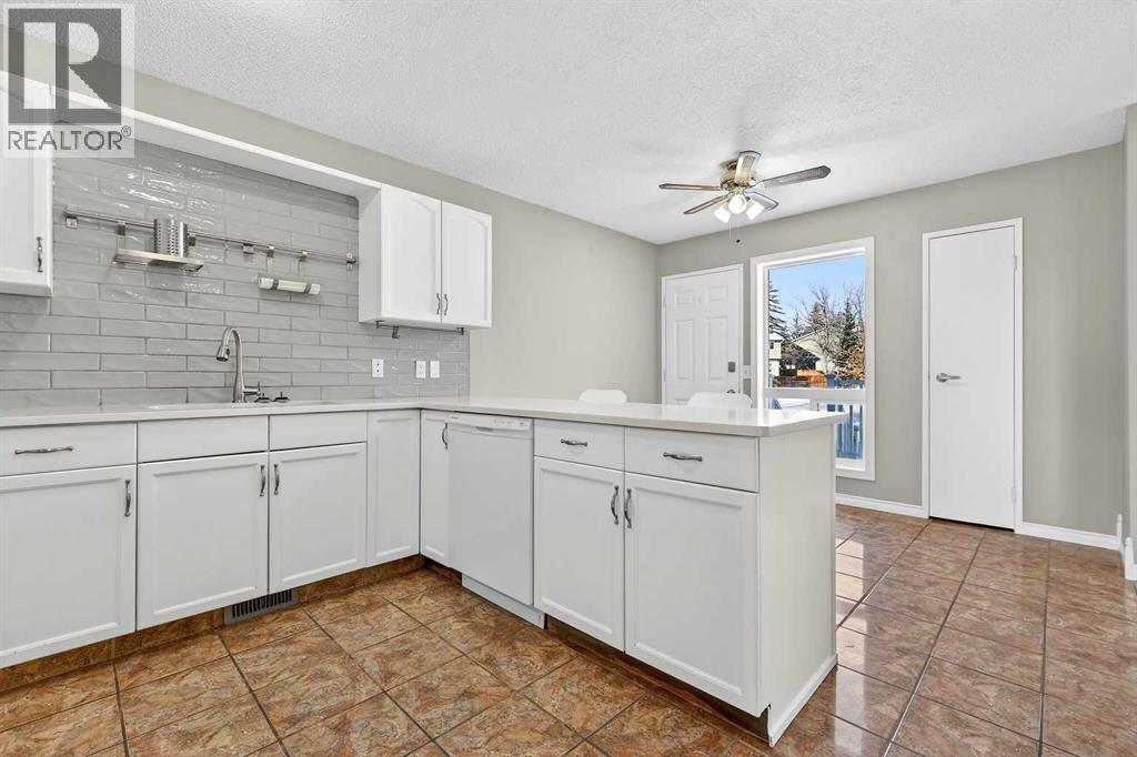 171 Deerfield Drive Se, Calgary, Alberta  T2J 7B7 - Photo 8 - A2278339