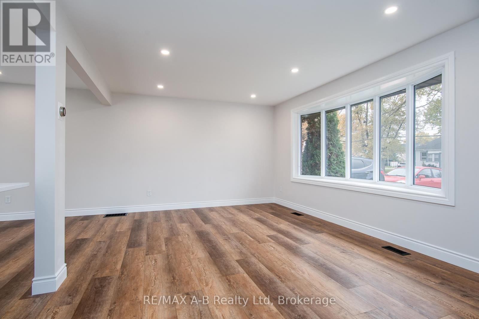 149 Norfolk Street, Stratford, Ontario  N5A 3Y7 - Photo 15 - X12685578