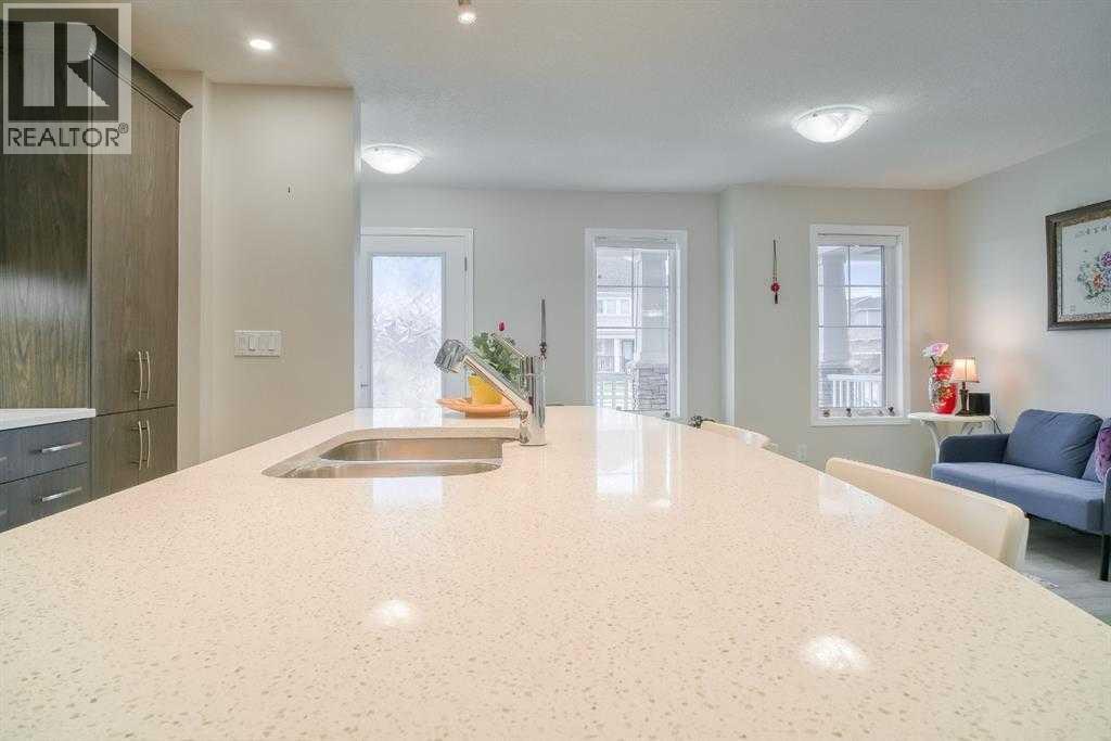 97 Yorkville Boulevard Sw, Calgary, Alberta  T2X 4J9 - Photo 6 - A2277782