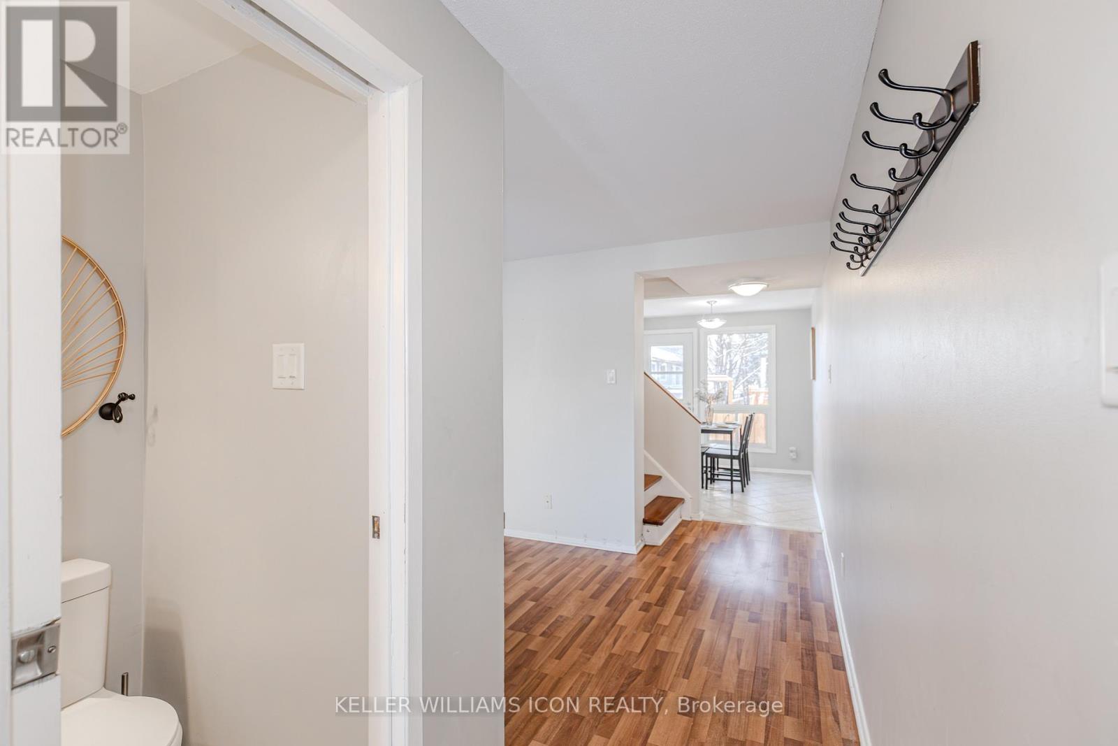 380 Woodfield Drive, Ottawa, Ontario  K2G 3W9 - Photo 5 - X12685596