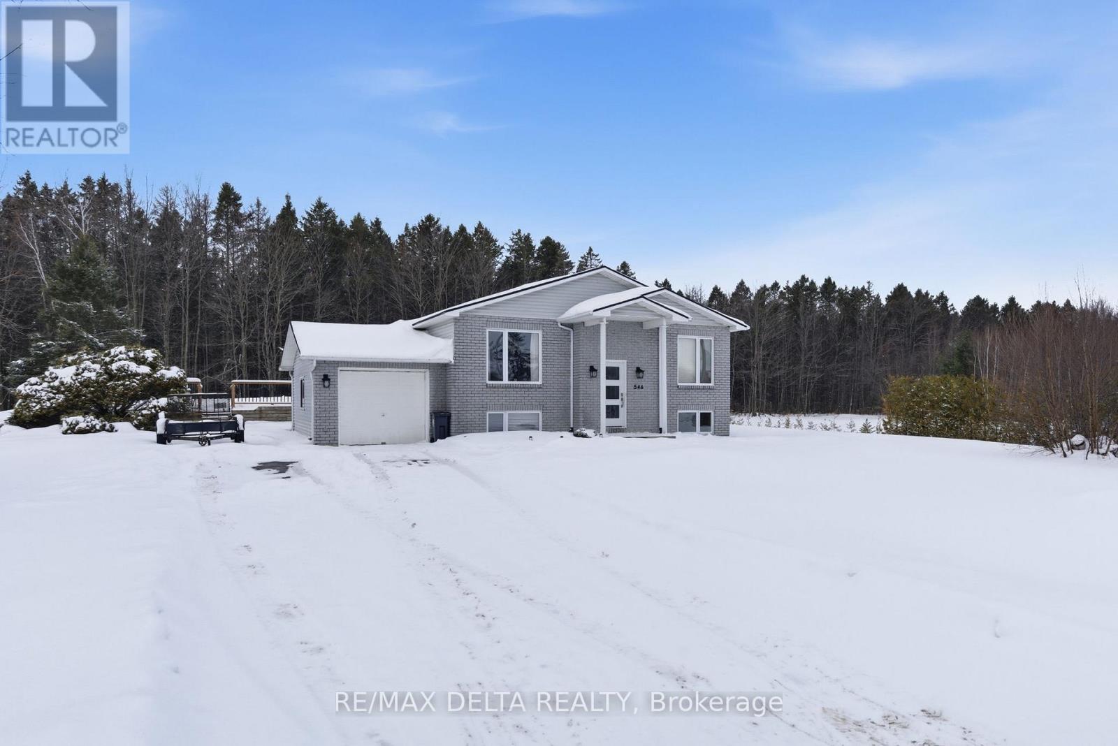 546 Devista Boulevard, Alfred And Plantagenet, Ontario  K0B 1A0 - Photo 2 - X12685604
