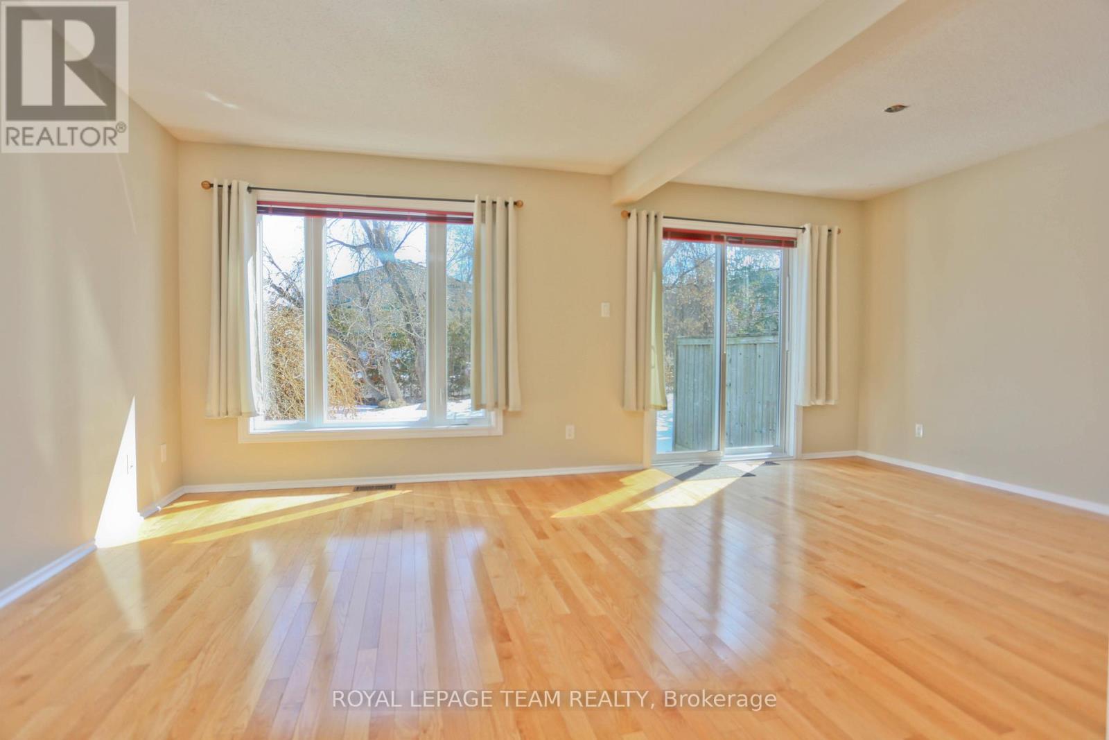 8 - 15 Forestlane Private, Ottawa, Ontario  K1K 4J8 - Photo 10 - X12685618