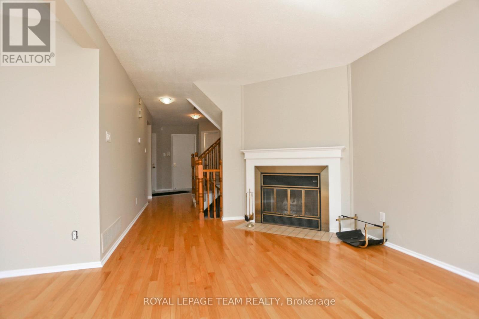 8 - 15 Forestlane Private, Ottawa, Ontario  K1K 4J8 - Photo 11 - X12685618