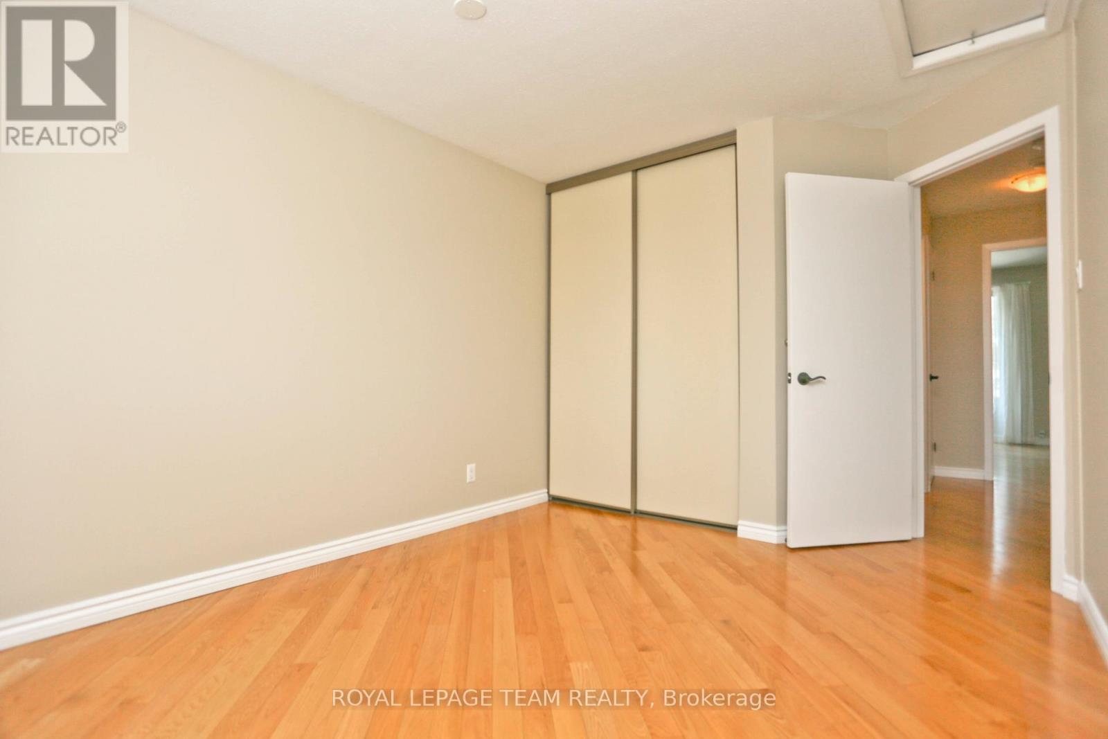 8 - 15 Forestlane Private, Ottawa, Ontario  K1K 4J8 - Photo 16 - X12685618