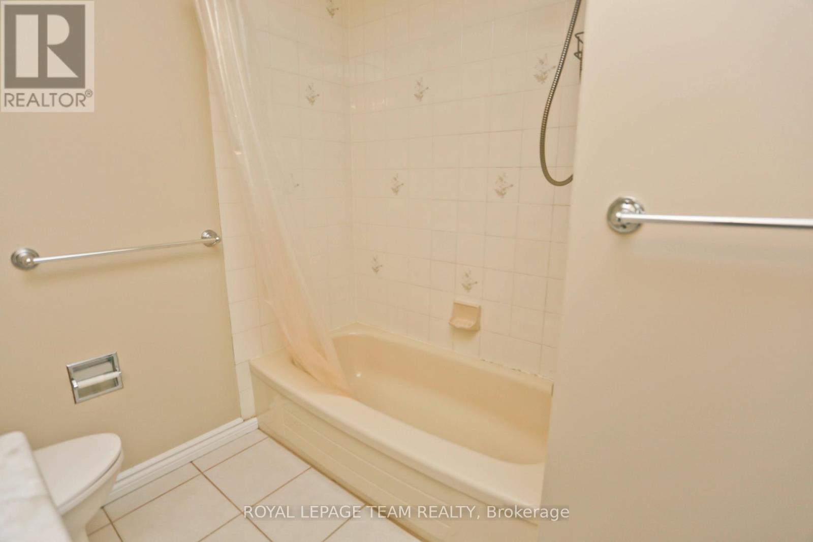 8 - 15 Forestlane Private, Ottawa, Ontario  K1K 4J8 - Photo 20 - X12685618