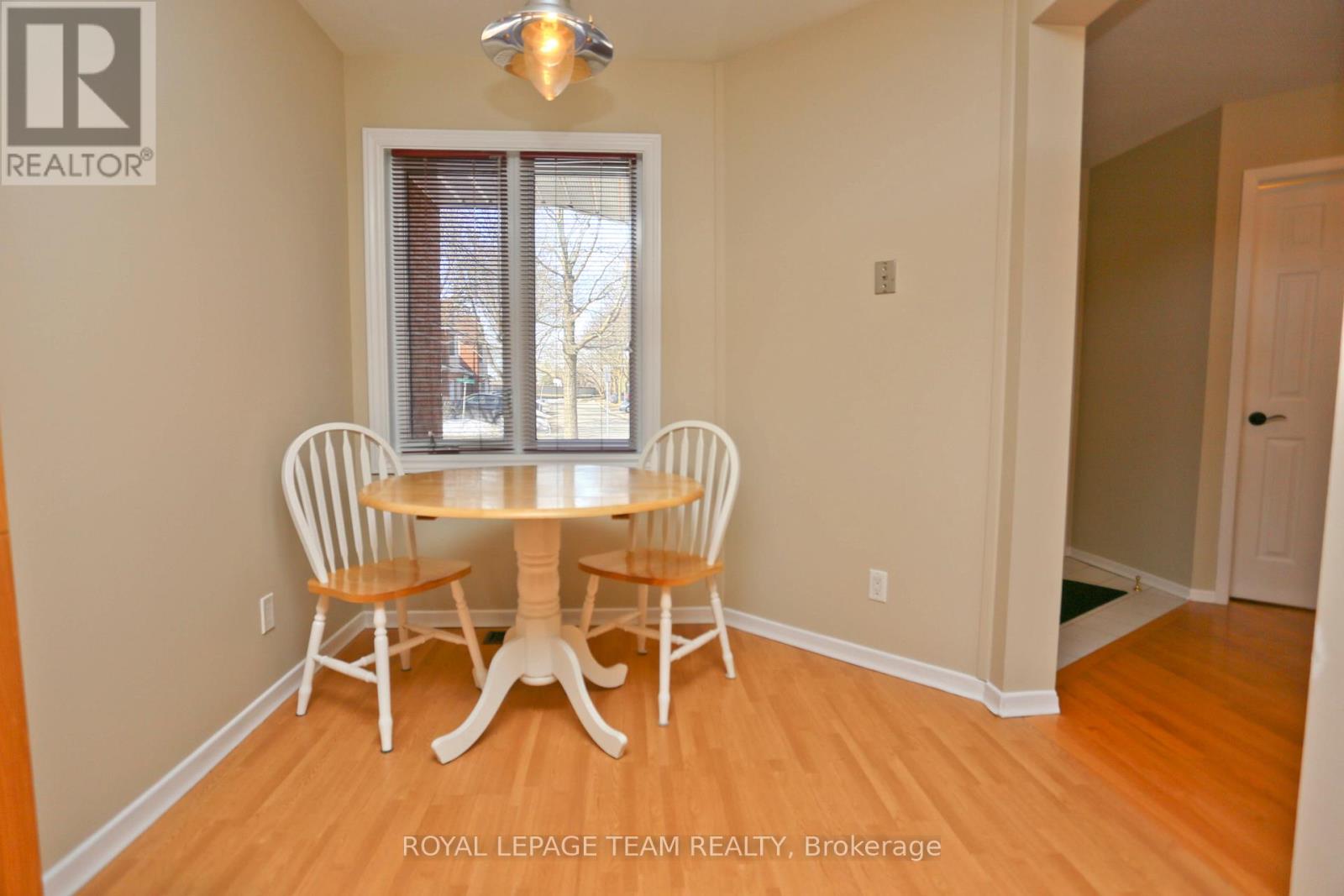 8 - 15 Forestlane Private, Ottawa, Ontario  K1K 4J8 - Photo 8 - X12685618