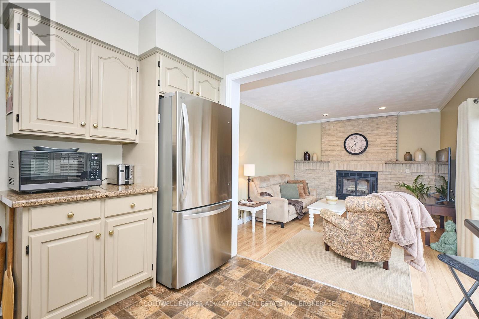 28 Dixon Crescent, Welland, Ontario  L3C 6P4 - Photo 9 - X12685582