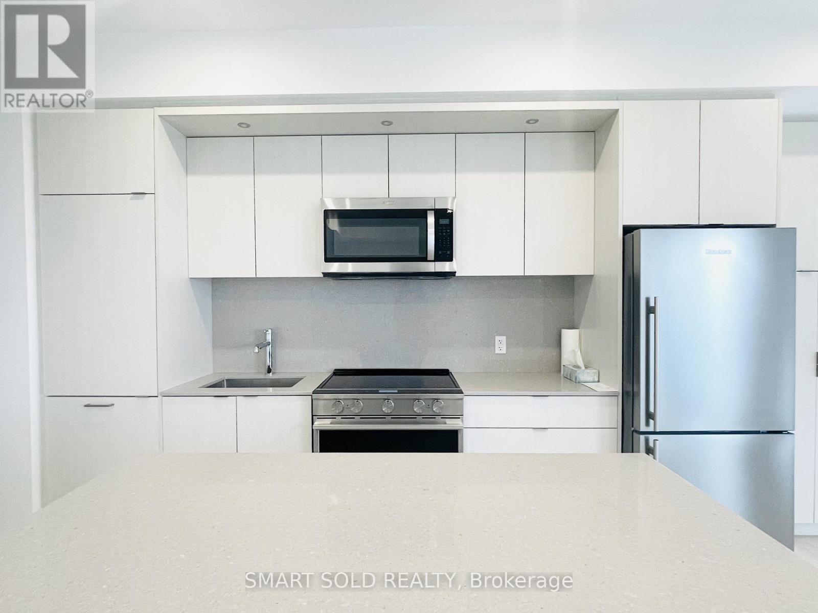 2407 - 30 Inn On The Park Drive, Toronto, Ontario  M3C 0P7 - Photo 2 - C12685598