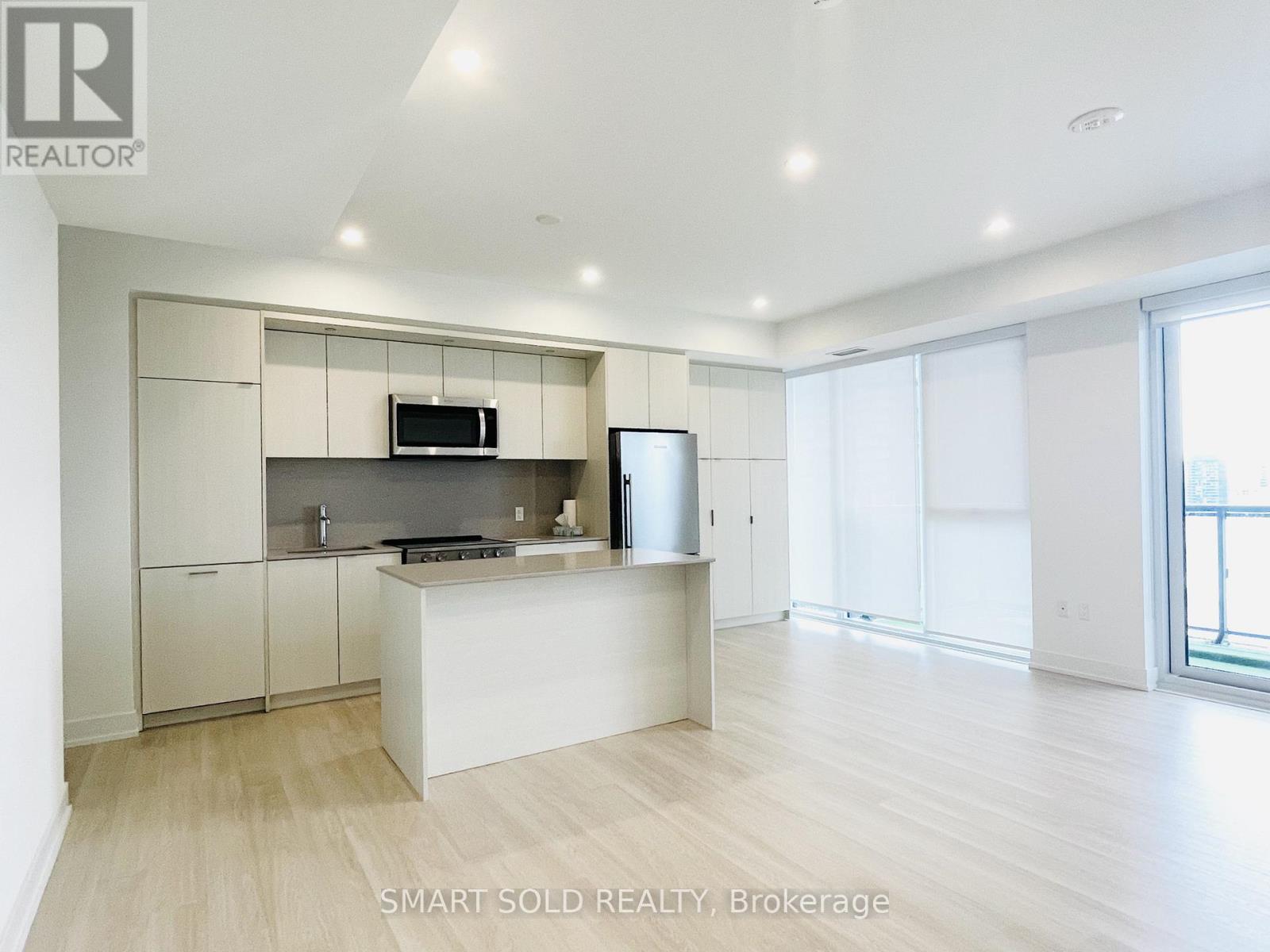 2407 - 30 Inn On The Park Drive, Toronto, Ontario  M3C 0P7 - Photo 4 - C12685598