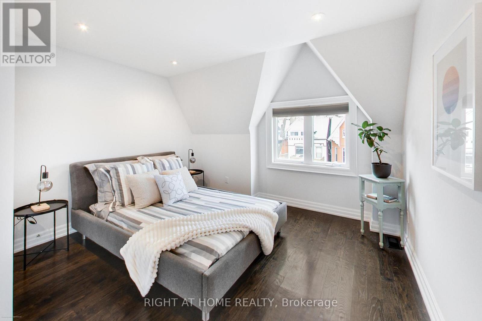 68a Oxford Street, Toronto (Kensington-Chinatown), Ontario  M5T 1P1 - Photo 18 - C12685608