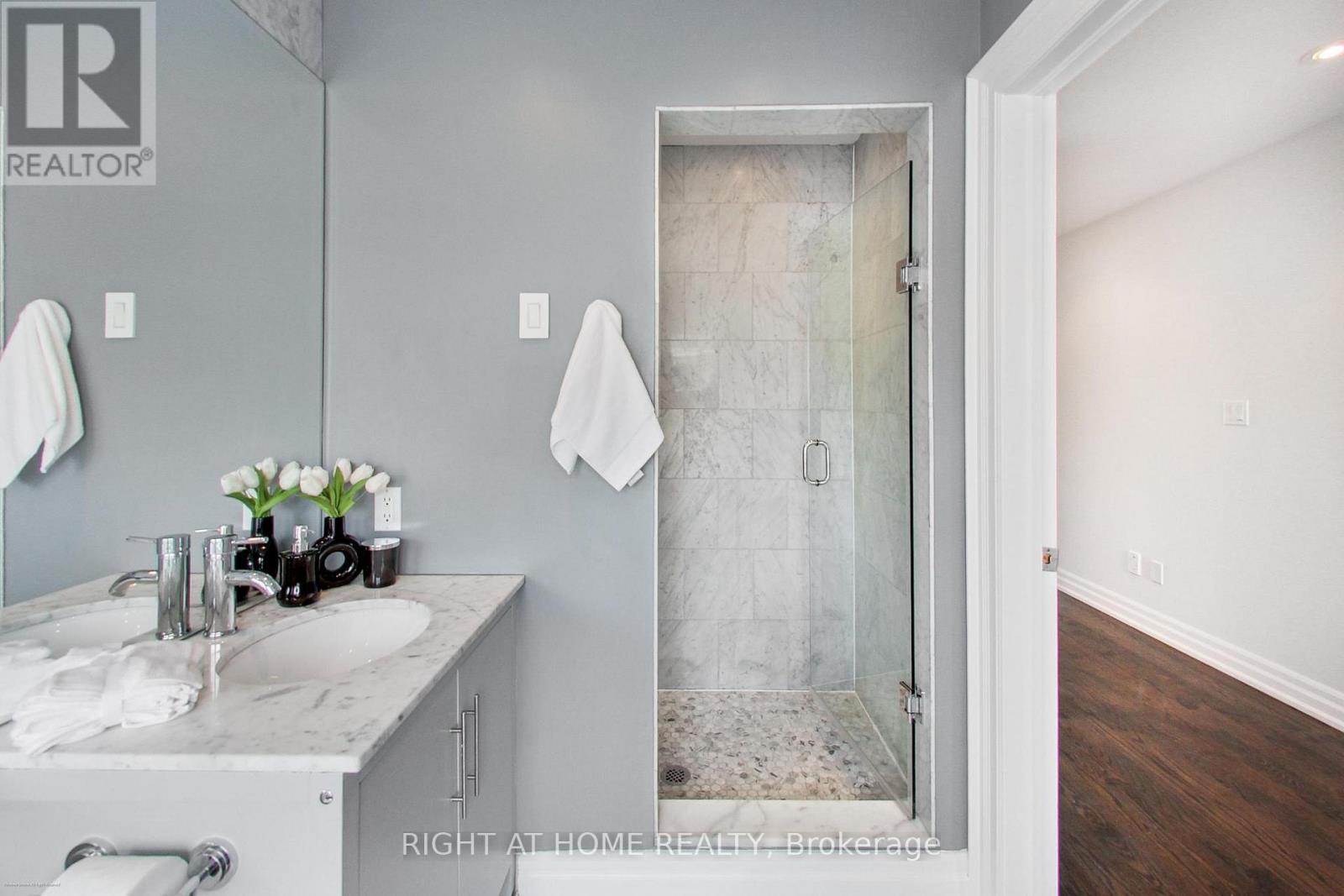 68a Oxford Street, Toronto (Kensington-Chinatown), Ontario  M5T 1P1 - Photo 22 - C12685608