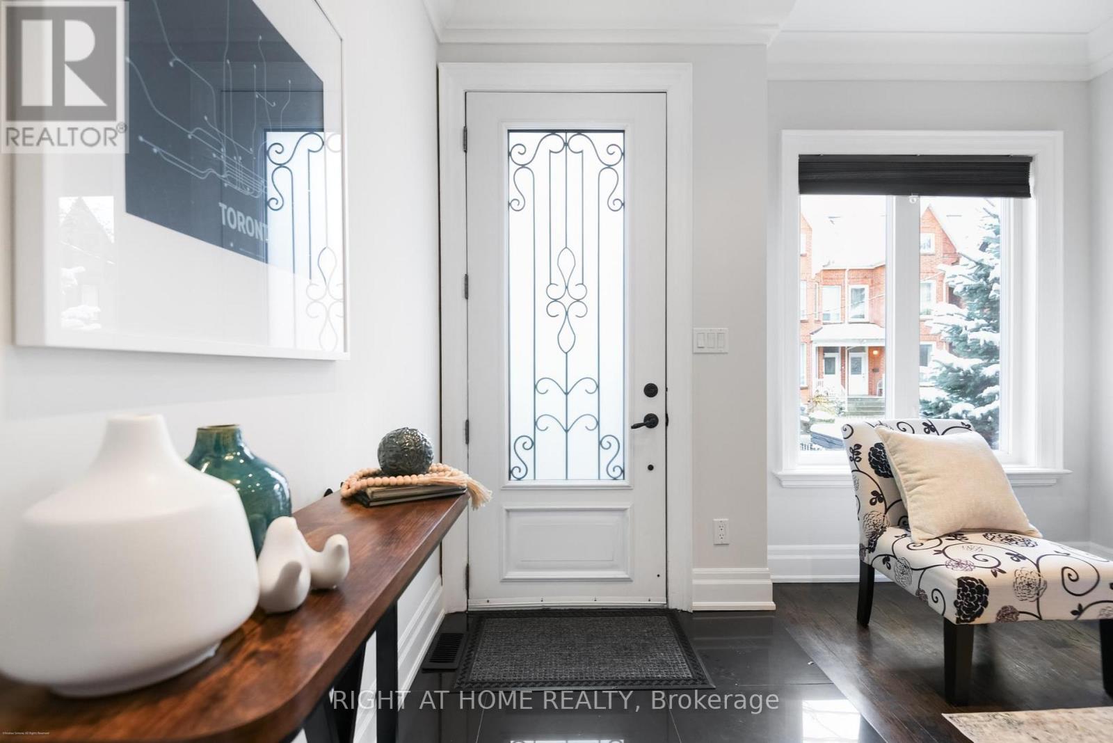 68a Oxford Street, Toronto (Kensington-Chinatown), Ontario  M5T 1P1 - Photo 3 - C12685608