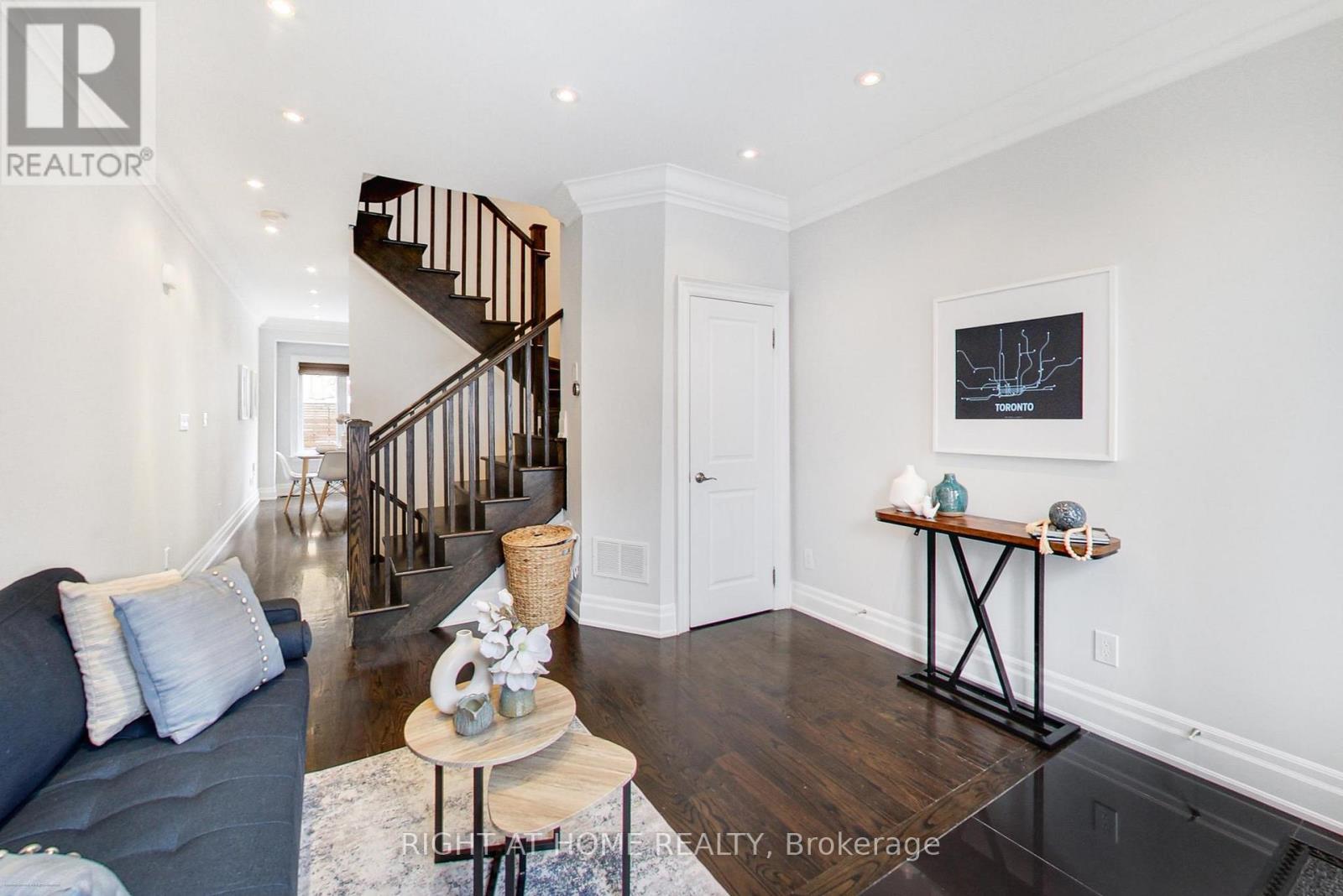 68a Oxford Street, Toronto (Kensington-Chinatown), Ontario  M5T 1P1 - Photo 4 - C12685608