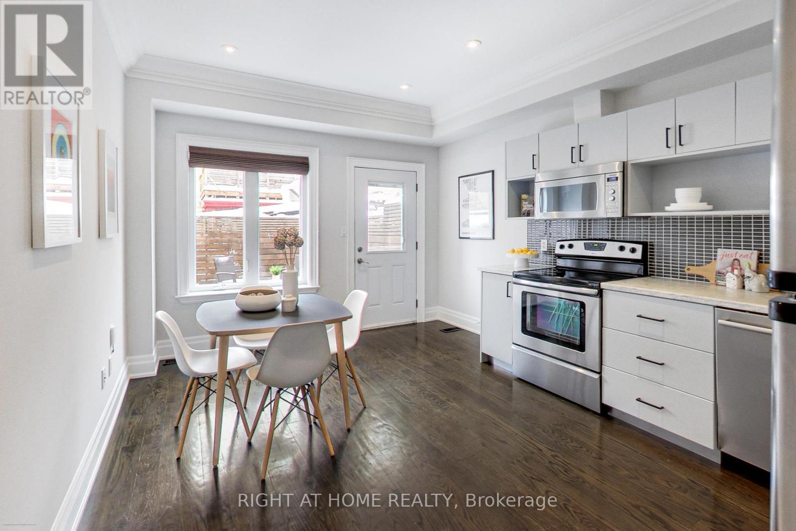 68a Oxford Street, Toronto (Kensington-Chinatown), Ontario  M5T 1P1 - Photo 7 - C12685608