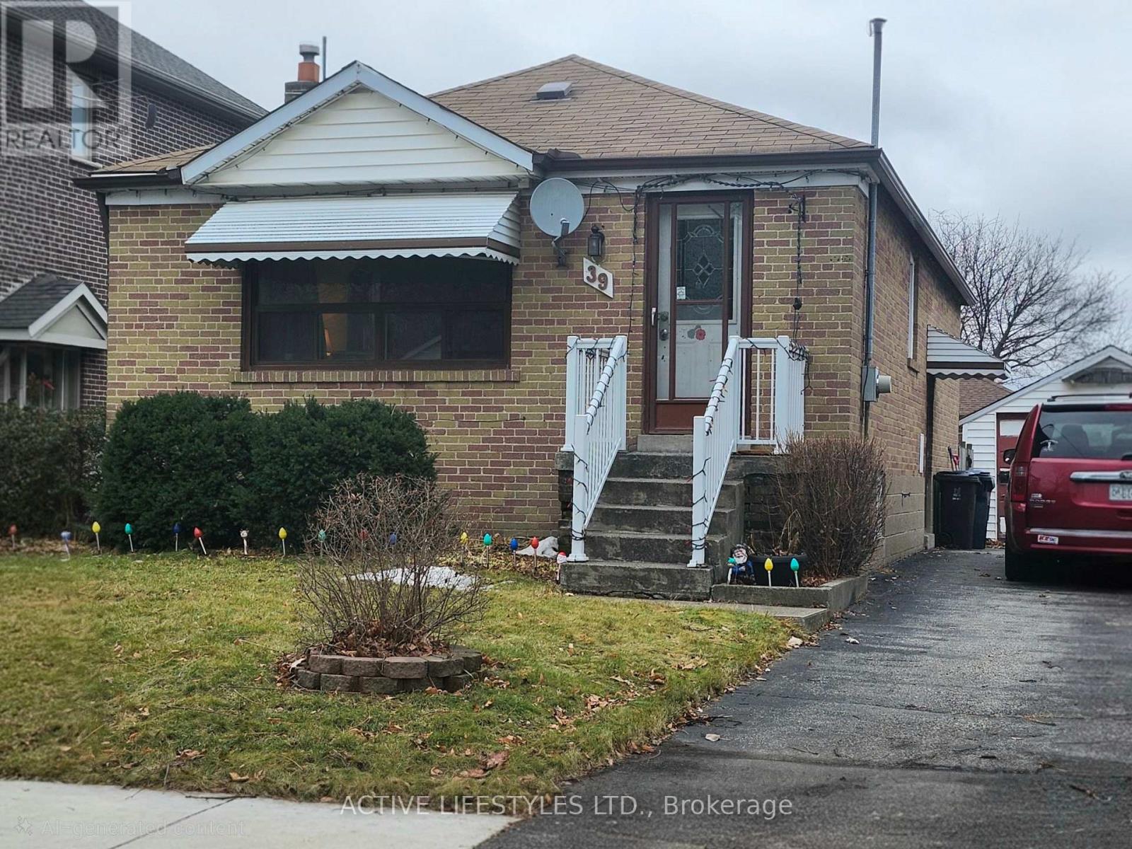 39 Trueman Avenue, Toronto (Islington-City Centre West), Ontario  M8Z 5A3 - Photo 2 - W12685580