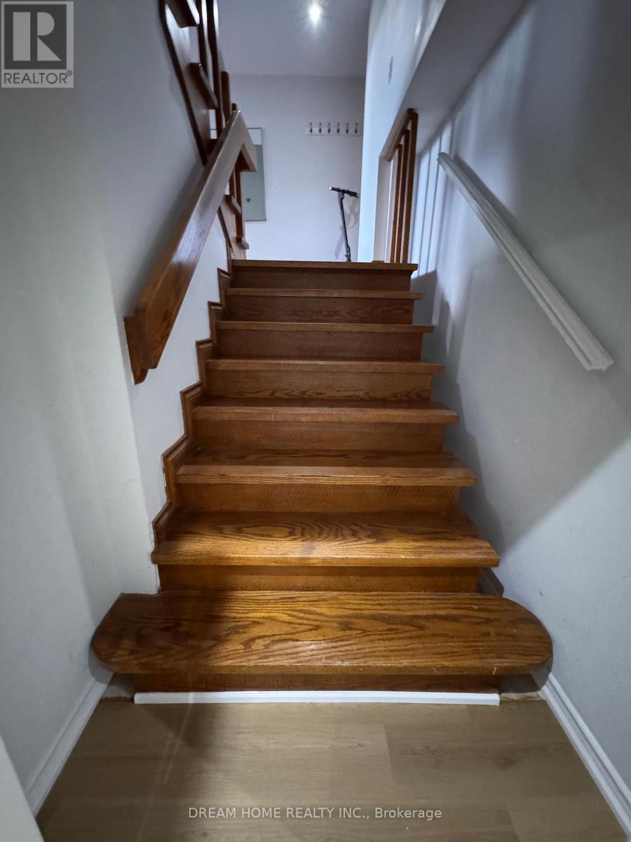 Lower - 2838 Kingsberry Crescent, Mississauga, Ontario  L5B 2K9 - Photo 3 - W12685600