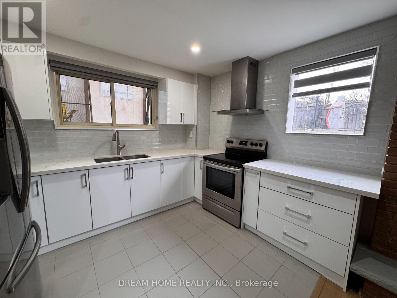 Lower - 2838 Kingsberry Crescent, Mississauga, Ontario  L5B 2K9 - Photo 9 - W12685600